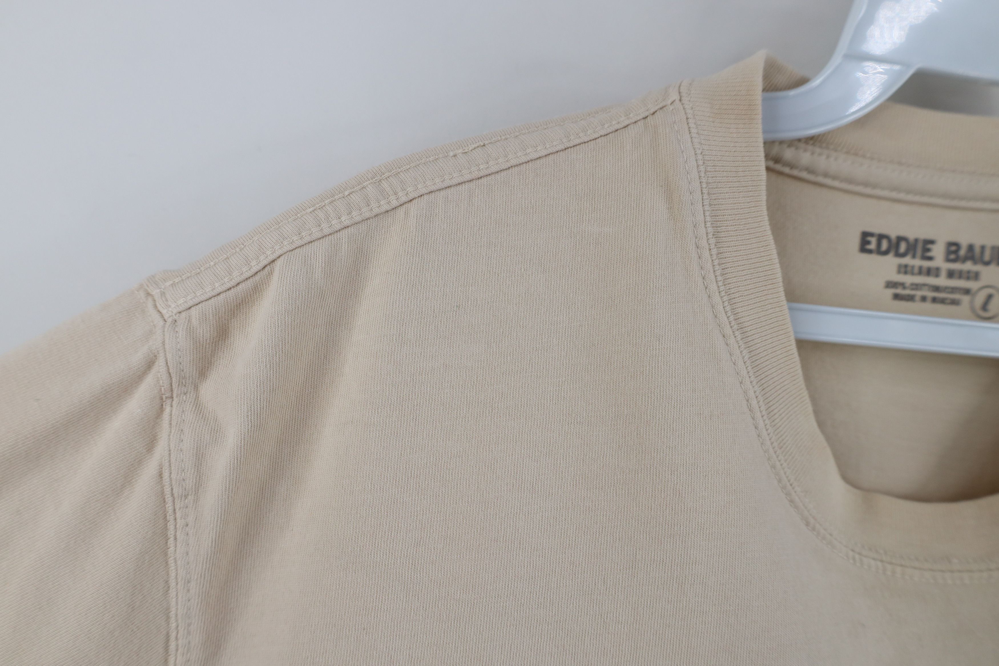 Eddie Bauer Vintage Y2K Eddie Bauer Stonewash Pocket T-Shirt Beige Size US L / EU 52-54 / 3 - 8 Thumbnail
