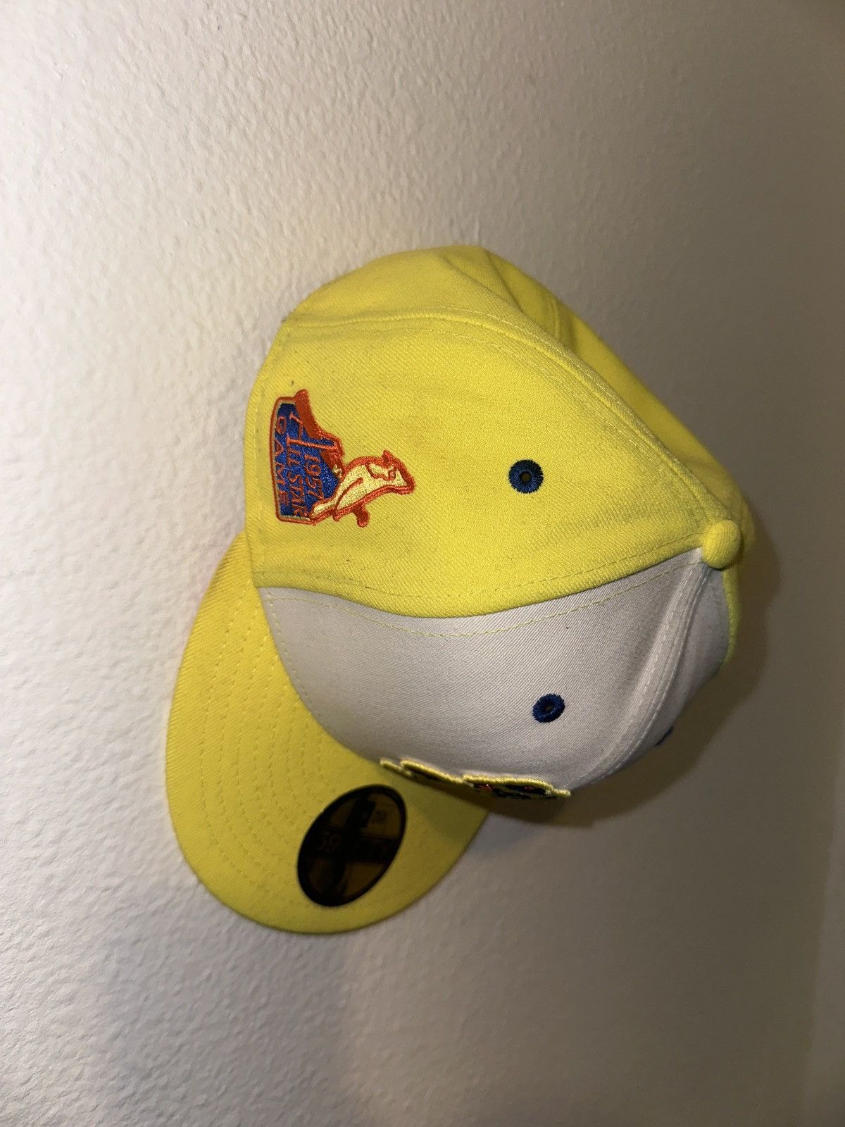 New Era 71/8 New Era “Tweety Bird” St. Louis Fitted Hat Size ONE SIZE - 2 Thumbnail