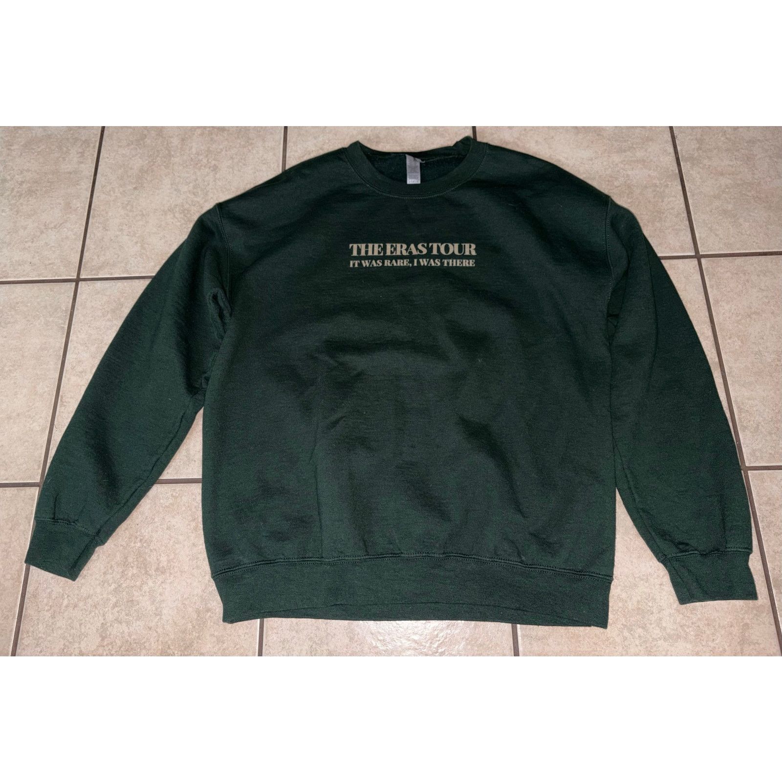 Gildan Taylor Swift Eras Tour Arlington Texas olive green large Size L / US 10 / IT 46 - 1 Thumbnail