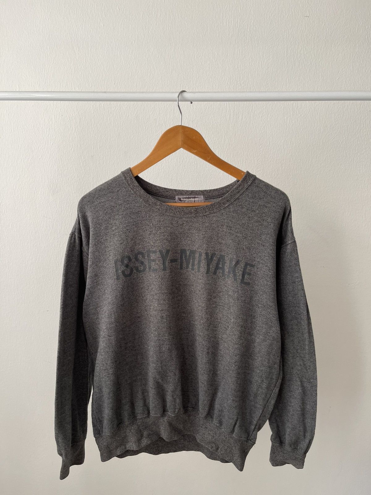 Designer × Issey Miyake × Japanese Brand 80s Issey Miyake SpellOut Sweatshirt Size US M / EU 48-50 / 2 - 5 Thumbnail