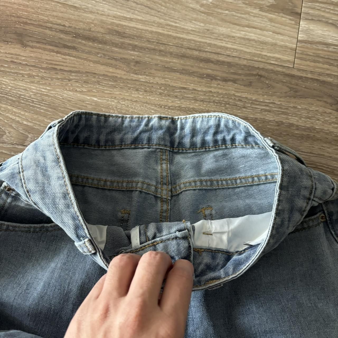Vintage Crazy Vintage Y2K/2000s Baggy Light Wash Wide Leg Skater Style Denim Jeans! 26x30 Size US 26 / EU 42 - 7 Thumbnail