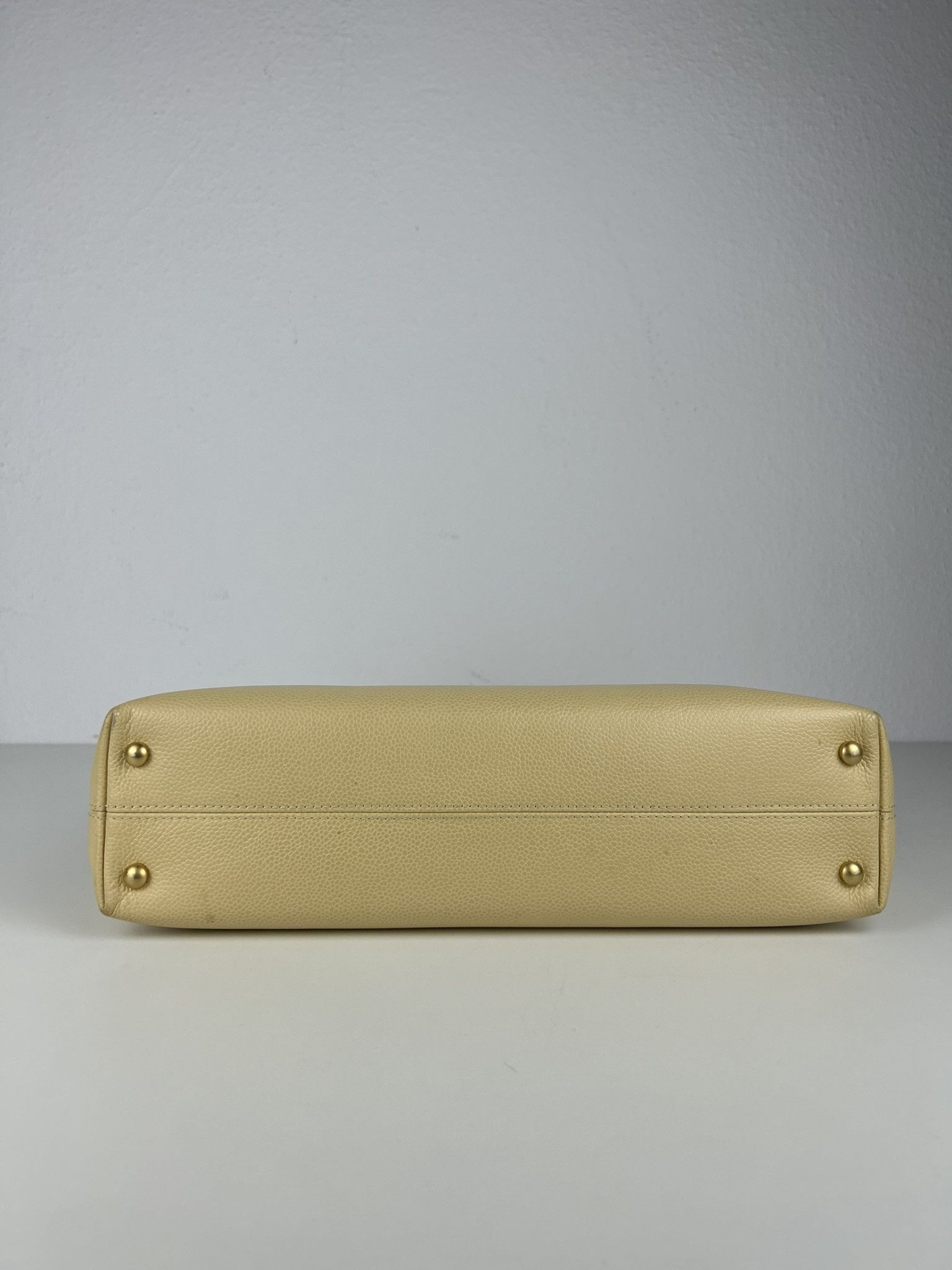 Chanel 2004-2005 Chanel coco mark caviar open tote bag in buttery Size ONE SIZE - 5 Thumbnail