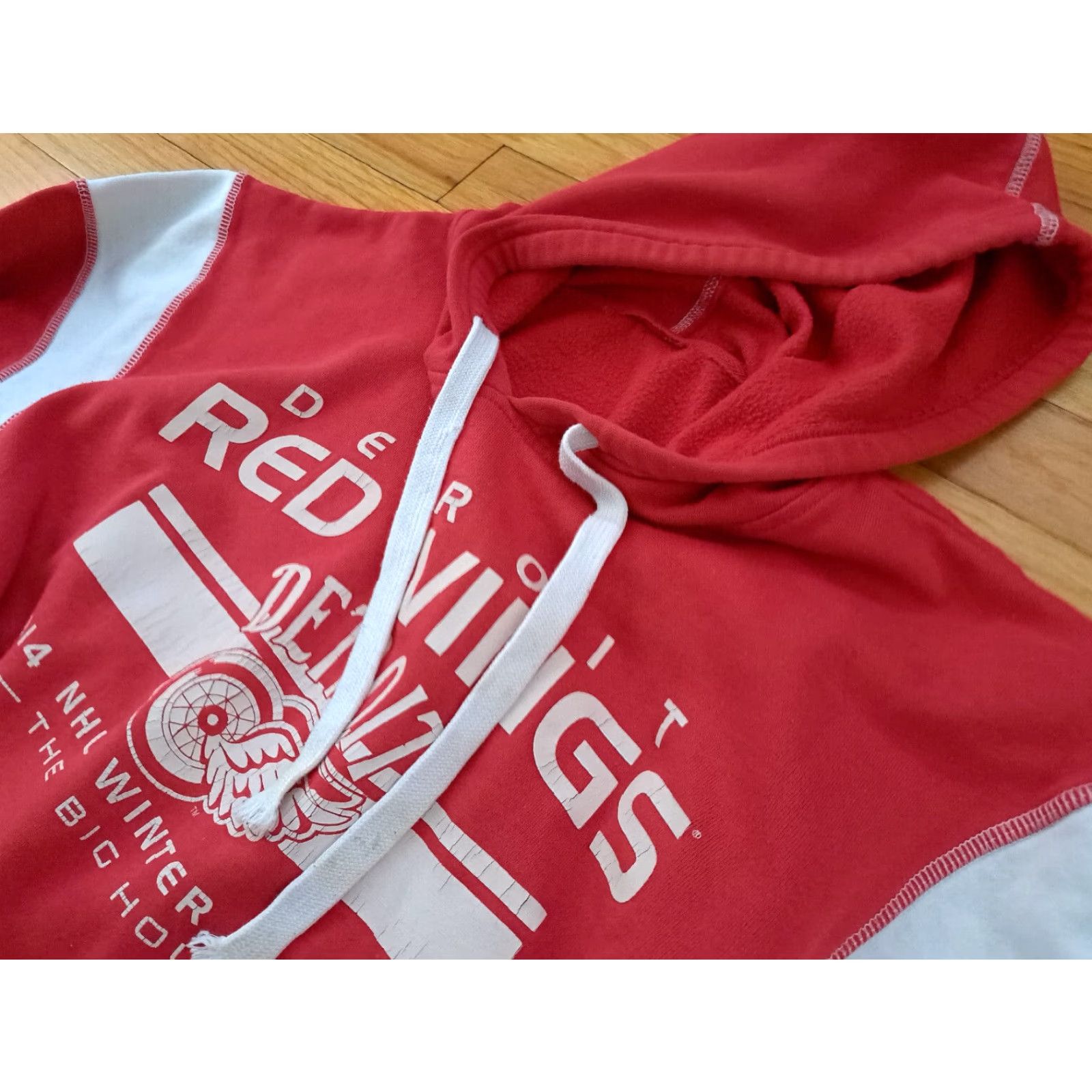 NHL VINTAGE Detroit Red Wings Pullover Hoodie NHL XL Red Unisex Adults 26in long 26in pit to pit Size US XL / EU 56 / 4 - 5 Thumbnail