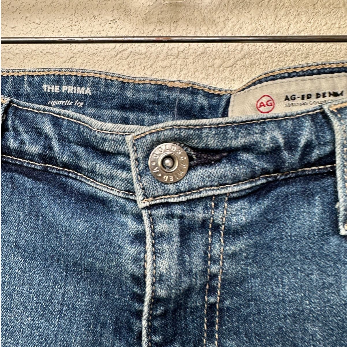 AG Adriano Goldschmied AG The Prima cigarette leg jeans med wash raw cuffed hem 32R Size 32" / US 10 / IT 46 - 6 Thumbnail