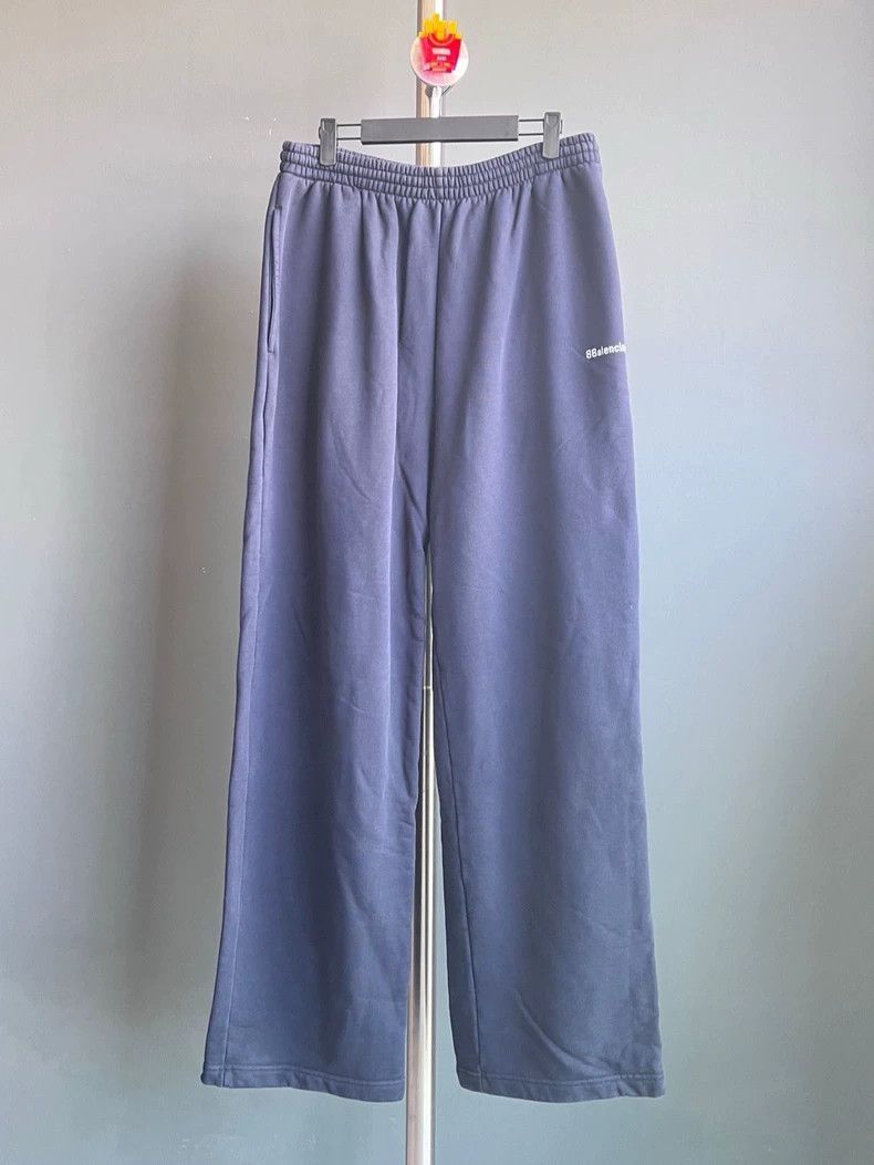Balenciaga Balenciaga size S sport pants Size US 26 / EU 42 - 1 Thumbnail