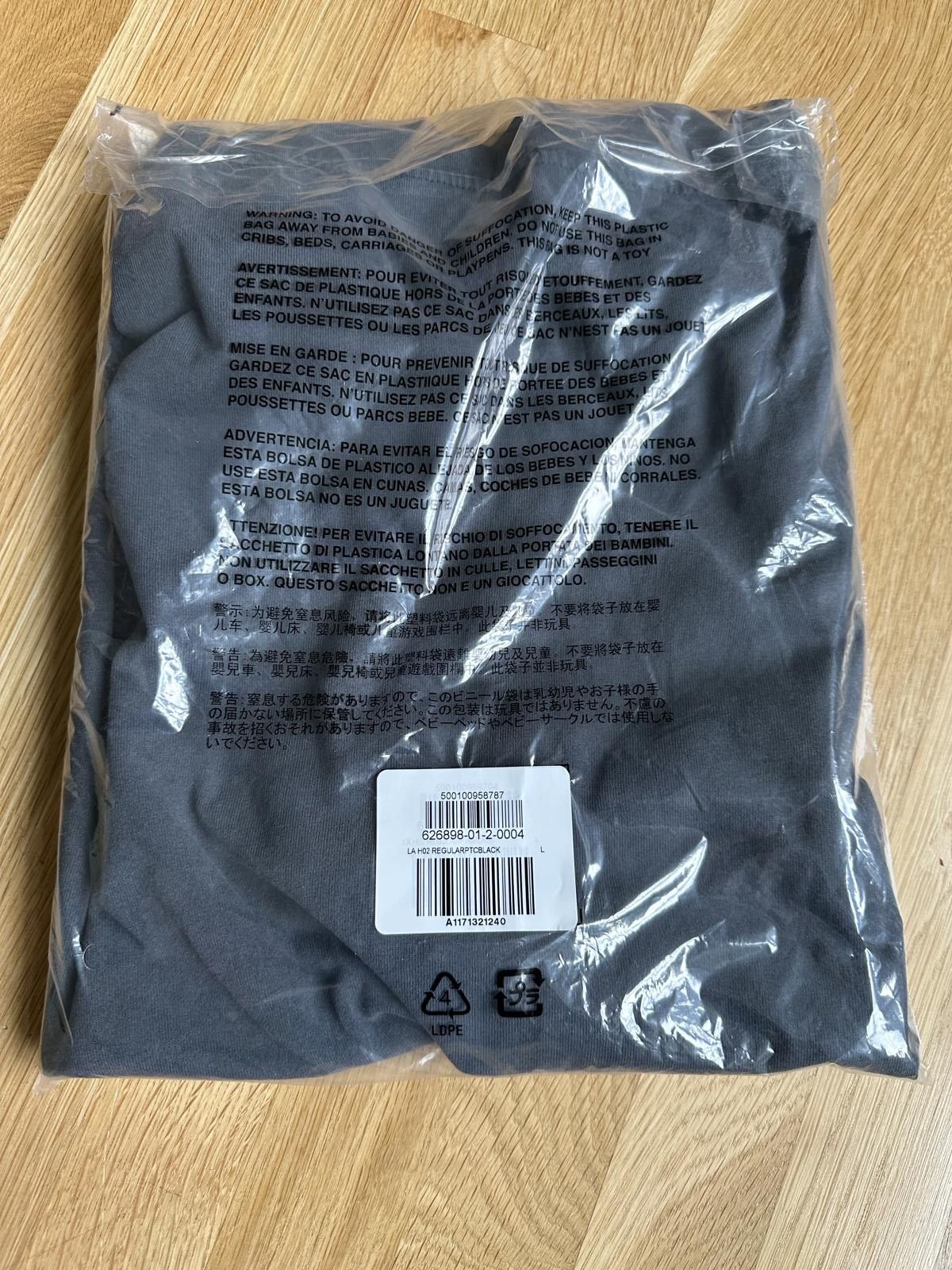 Yeezy Unreleased Poetic Black Yeezy Gap Tee Size L Size US L / EU 52-54 / 3 - 7 Thumbnail