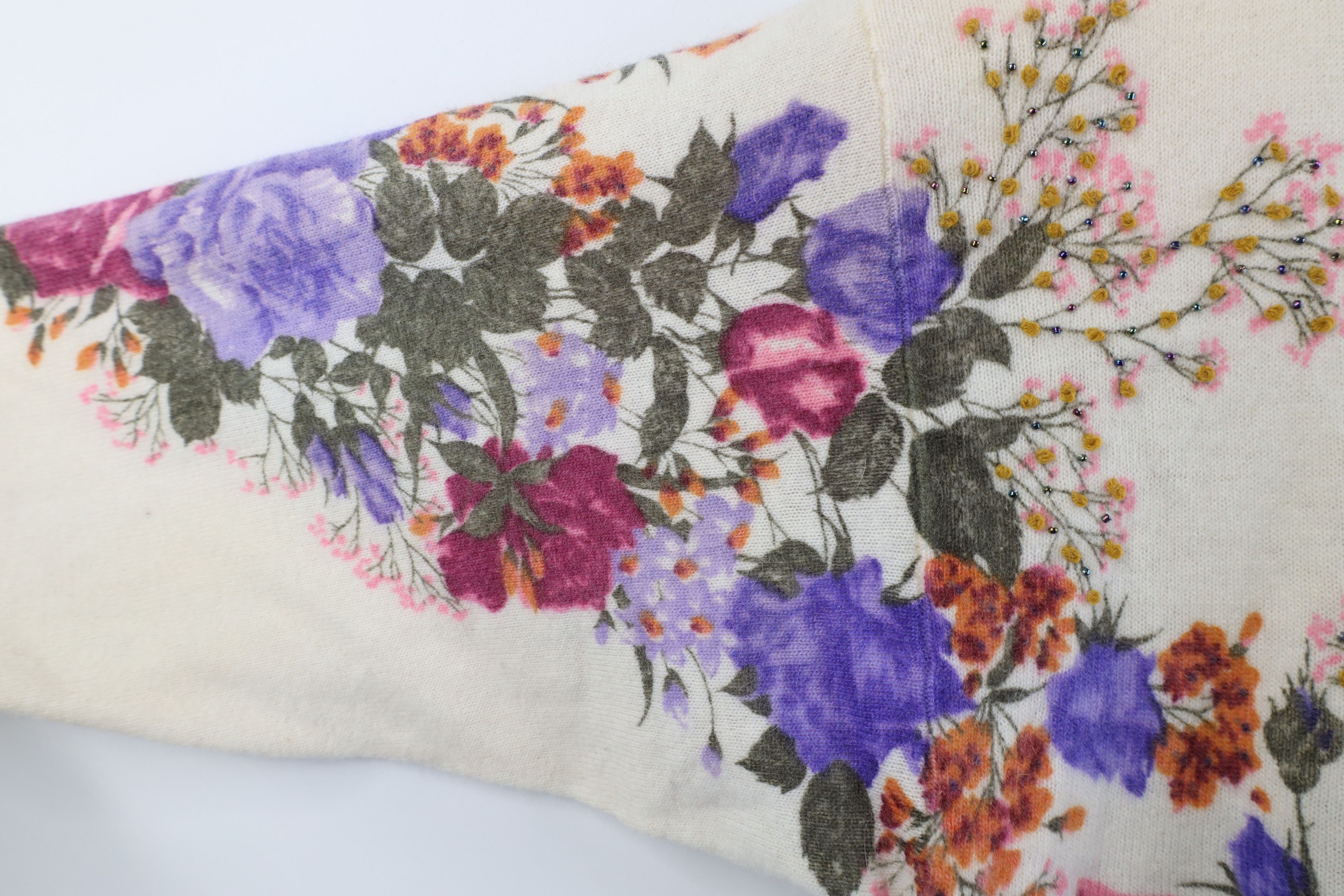 Vintage Deadstock Vintage 90s Lambswol Embroidered Flower Sweater Size M / US 6-8 / IT 42-44 - 8 Thumbnail