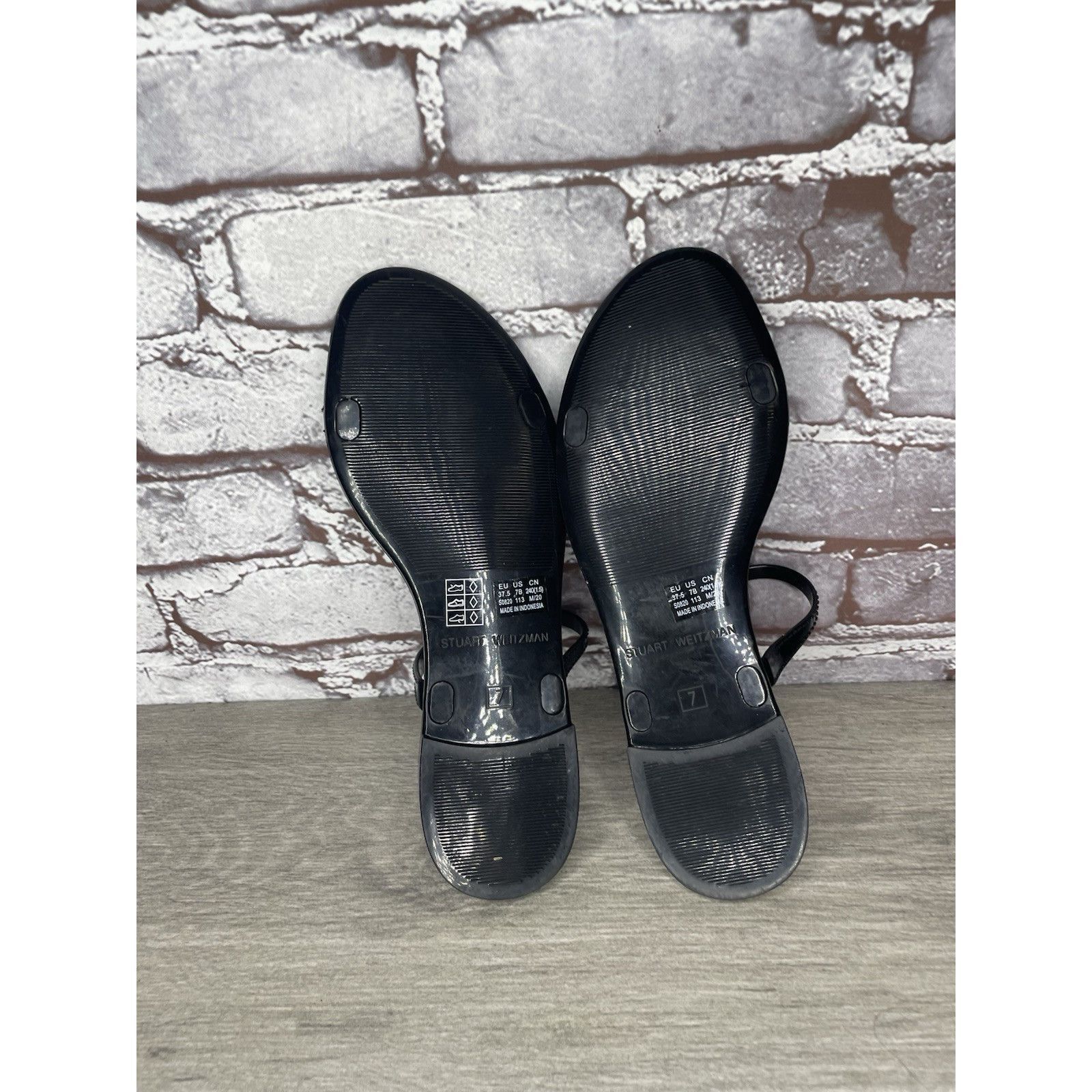 Stuart Weitzman Stuart Weitzman Black Sawyer Jelly Flats Slides Sandals Wome Size US 7 / IT 37 - 8 Thumbnail