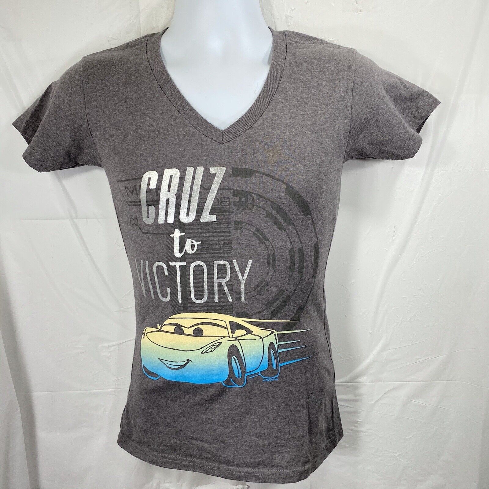 Disney Disney Store Cars XS Cruz to Victory V-Neck Graphic T Shirt Size US XS / EU 42 / 0 - 1 Thumbnail