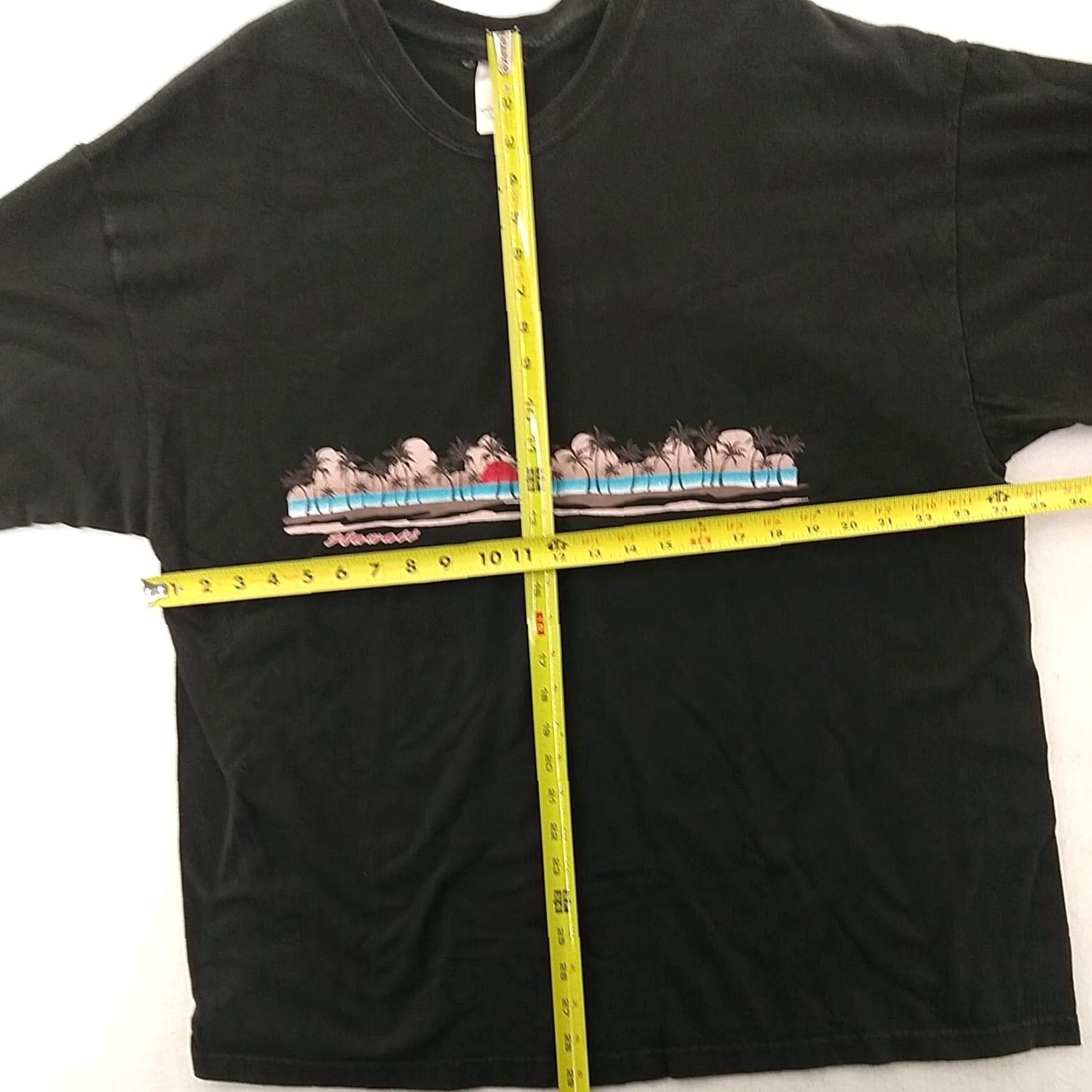 Logo 7 Vintage Hawaii 90s Black Tee Men's T-Shirt Short Sleeve Sz 2XL Beach Logo USA Size US XXL / EU 58 / 5 - 3 Thumbnail
