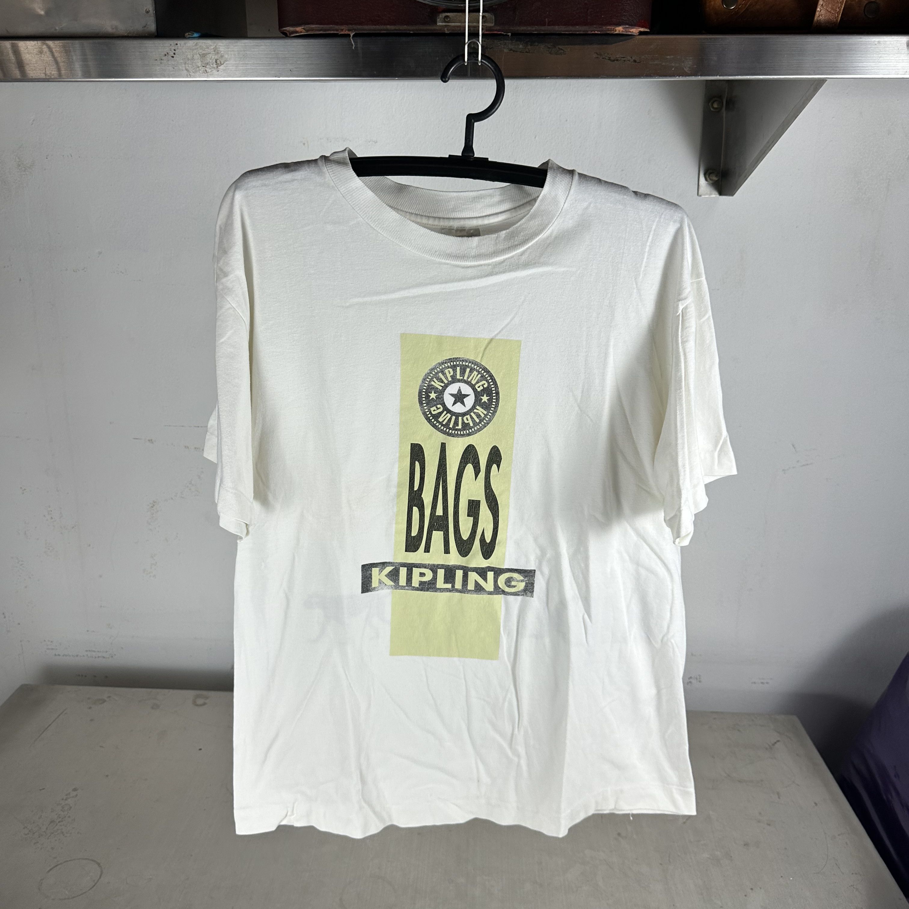Vintage Vintage 90s Kipling Bags Monkey Promo Single Stitch T-shirt Size US L / EU 52-54 / 3 - 1 Thumbnail