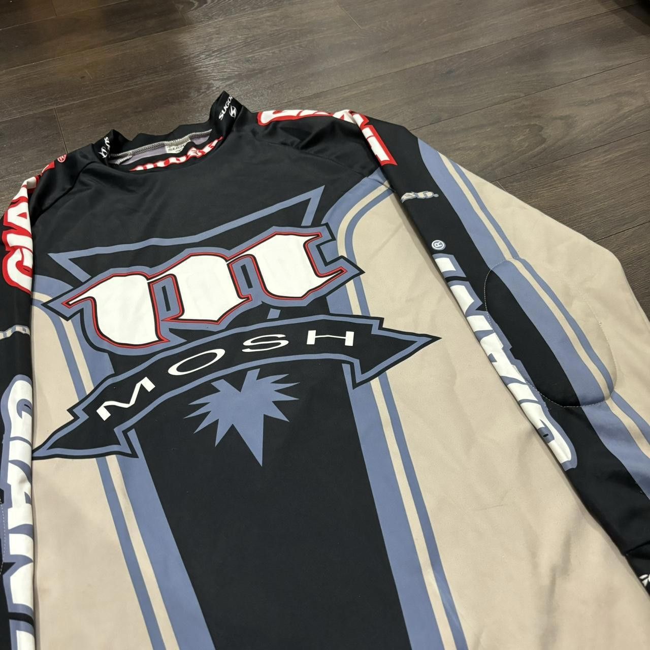 Designer Vintage sugoi giant mosh long sleeve athletic shirt L 00s Size US L / EU 52-54 / 3 - 3 Thumbnail