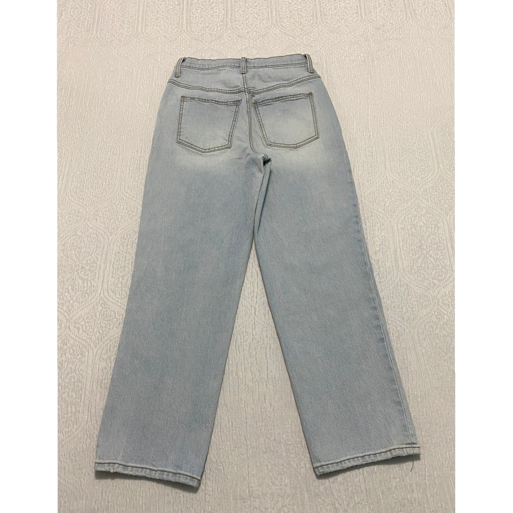 Vintage VINTAGE Universal Thread Jeans Light Wash Denim High Rise Straight Leg Women 26x26 Casual Everyday 5-Pocket Design Cotton Spandex Button Zip Size 26" / US 2 / IT 38 - 2 Thumbnail