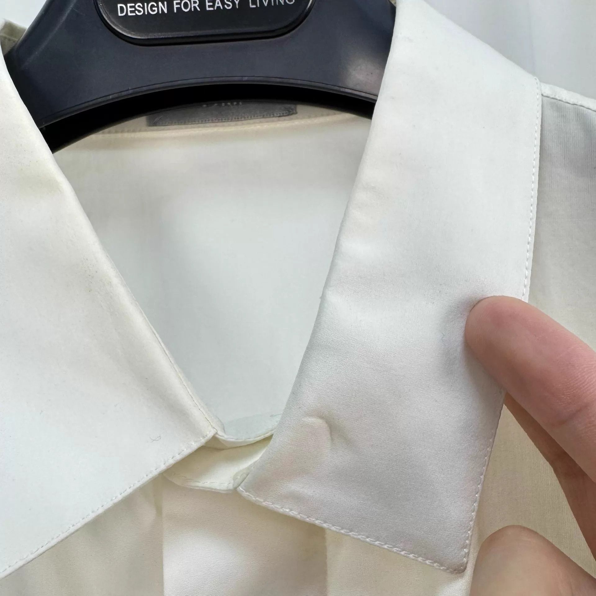 Dior Dior Gold Embroidered Bee Shirt 41 L 95 Collar Stain Size US L / EU 52-54 / 3 - 5 Thumbnail