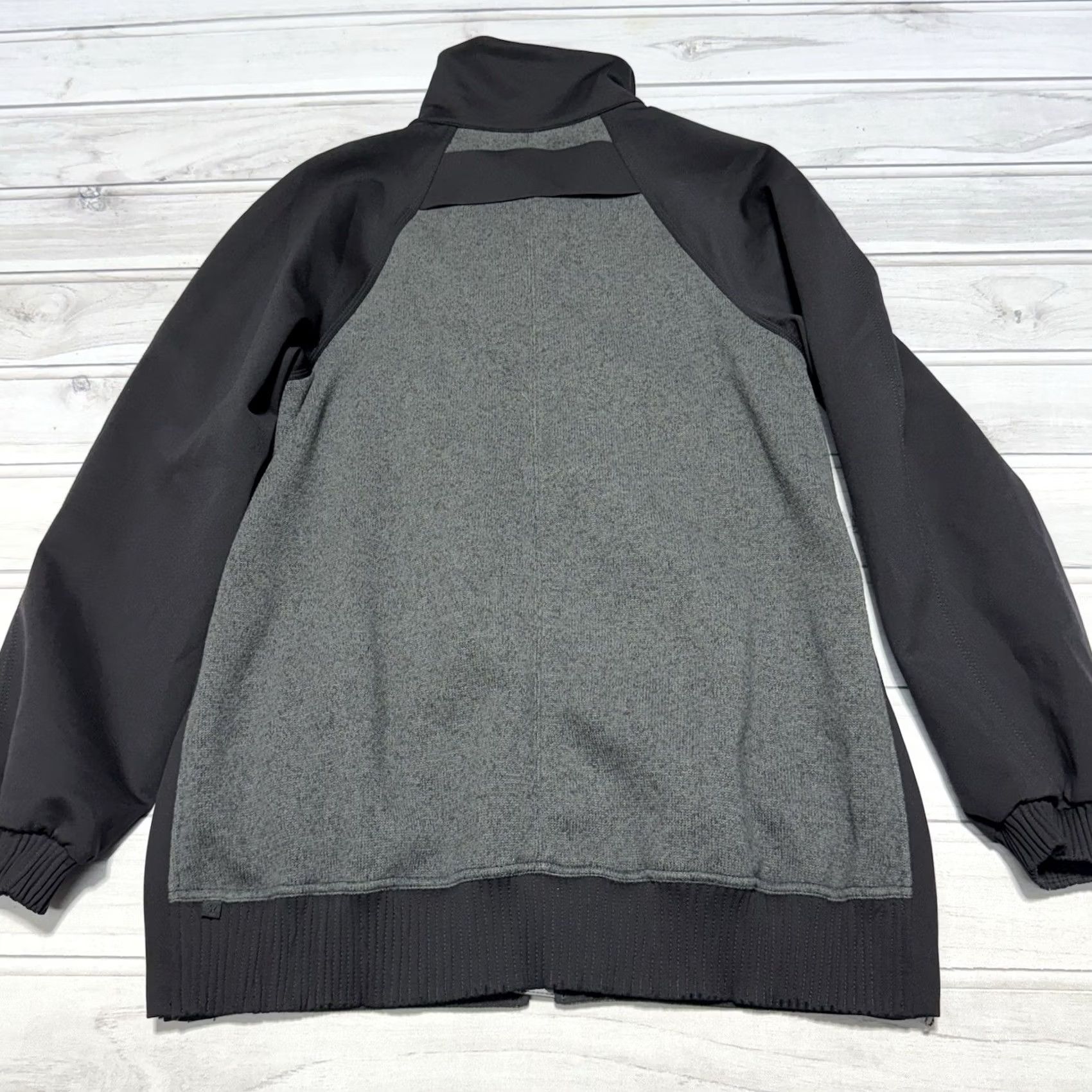 Lululemon Lululemon Both Ways Bomber Jacket Womens 8 Black Gray Reversible Full Zip Jacket Size M / US 6-8 / IT 42-44 - 5 Thumbnail