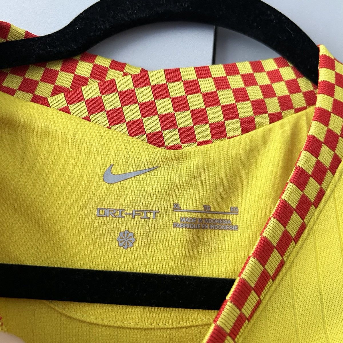 Nike Liverpool jersey 2021 2022 nike Size US XL / EU 56 / 4 - 7 Thumbnail