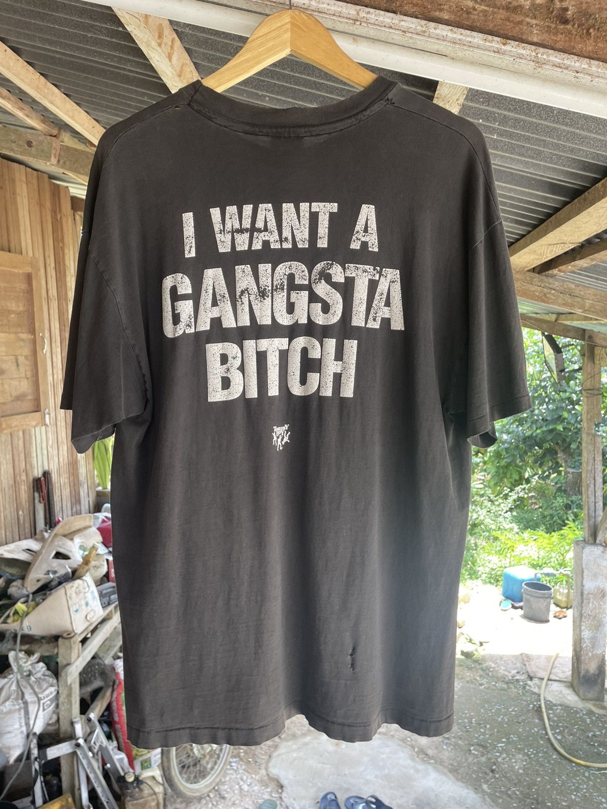 Vintage Vintage “Apache Gangsta Bitch” Tee – Rare 90s Hip Hop ERD Size US XL / EU 56 / 4 - 4 Thumbnail