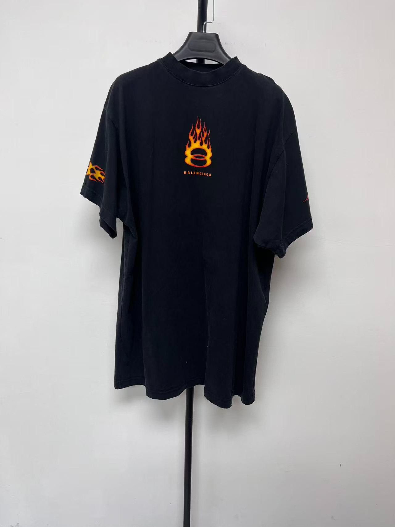 Balenciaga Balenciaga Flame Logo Crewneck Casual T-Shirt Size US S / EU 44-46 / 1 - 1 Thumbnail
