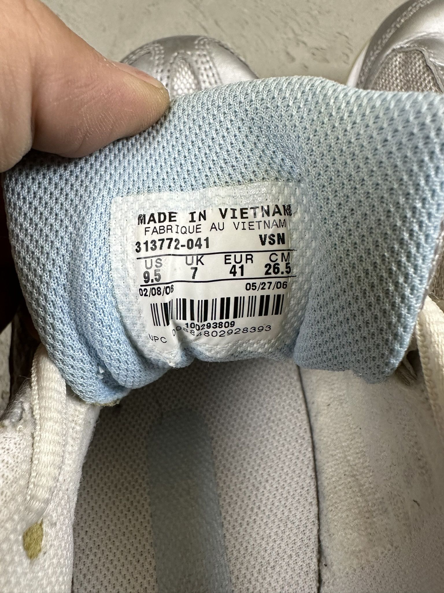 Nike 00s Vintage Nike Y2k Silver Low Hype Sneakers Rare Size US 9.5 / EU 42-43 - 9 Thumbnail