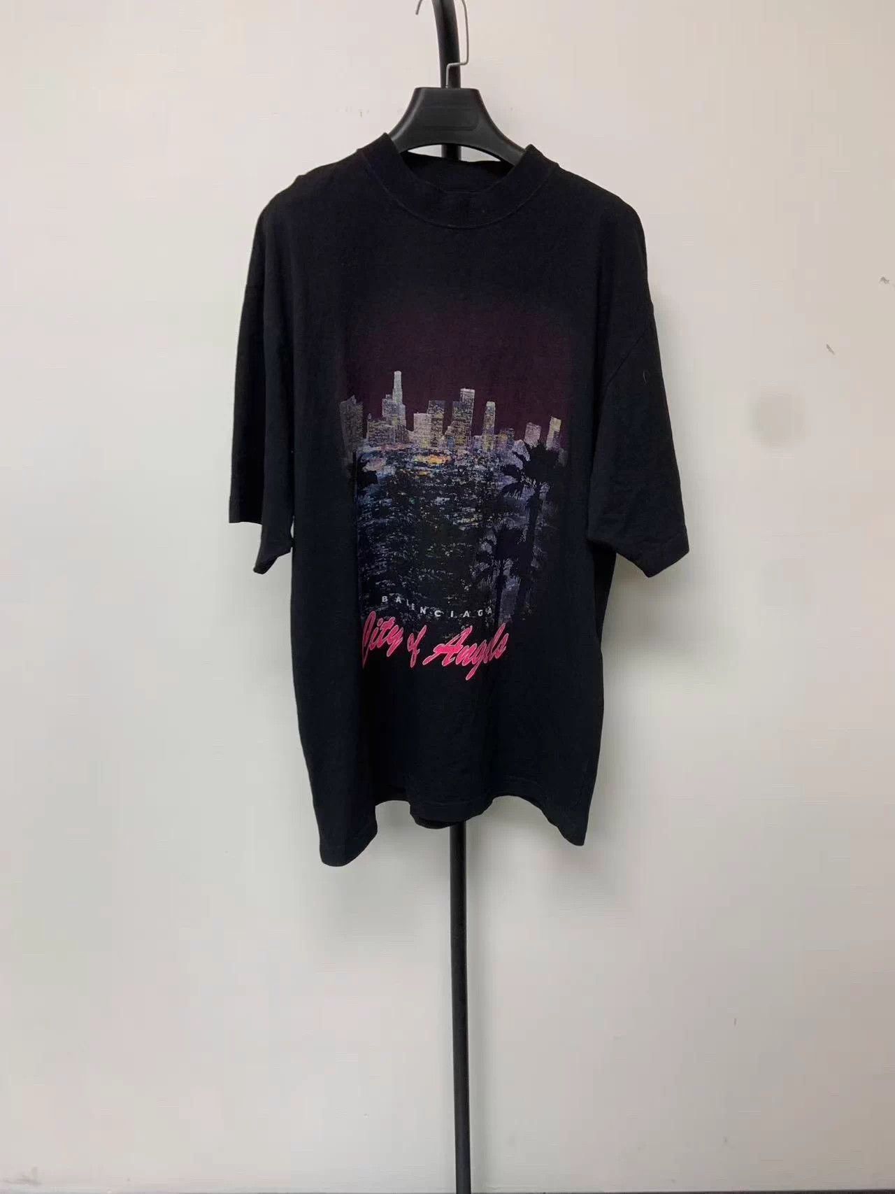Balenciaga Balenciaga Print Knit Crewneck Unisex Black S Tee Size S / US 4 / IT 40 - 1 Thumbnail