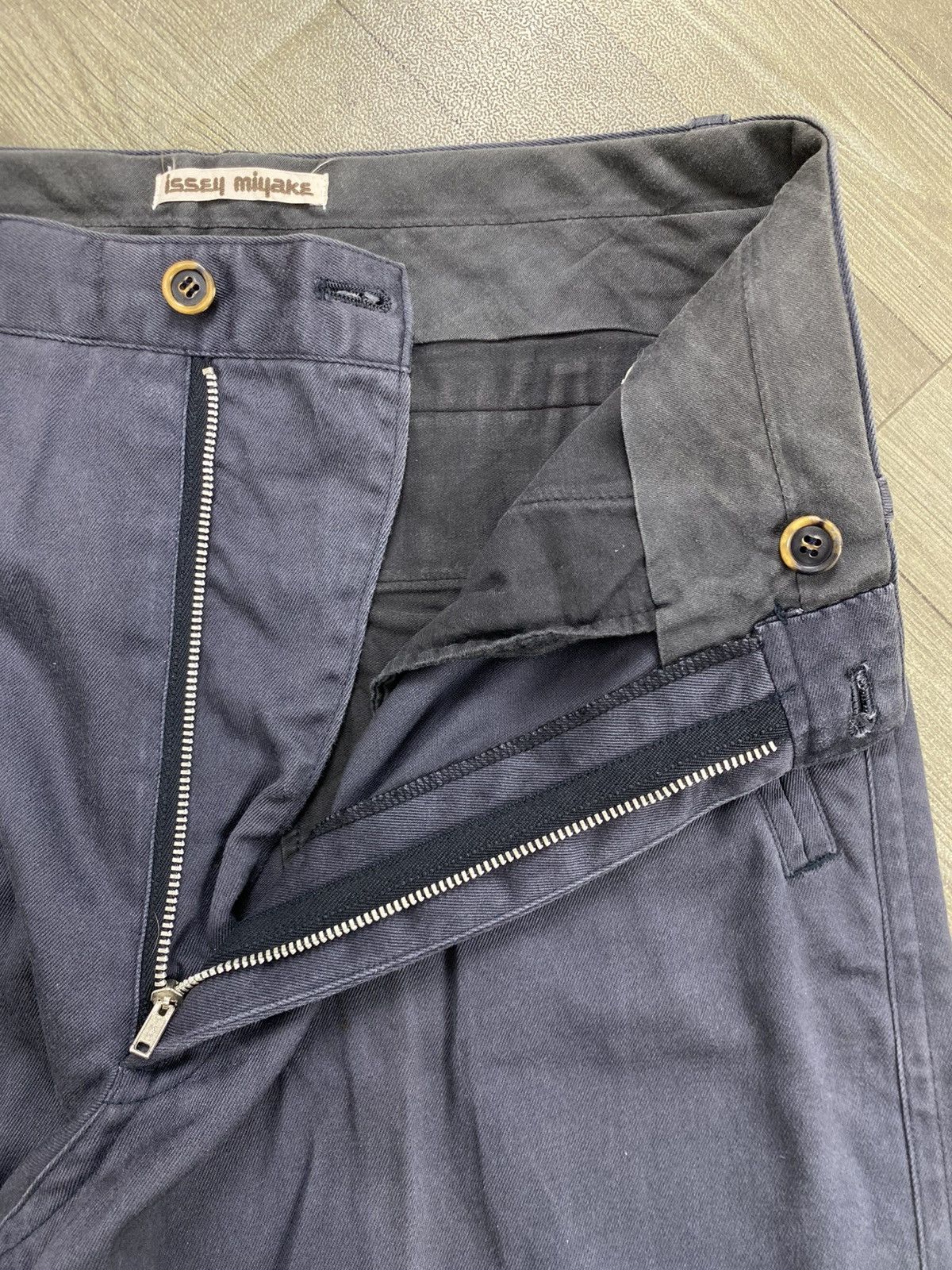 Issey Miyake 1990s Vintage Issey Miyake Men Slack Casual Pants Designer Size US 30 / EU 46 - 8 Thumbnail