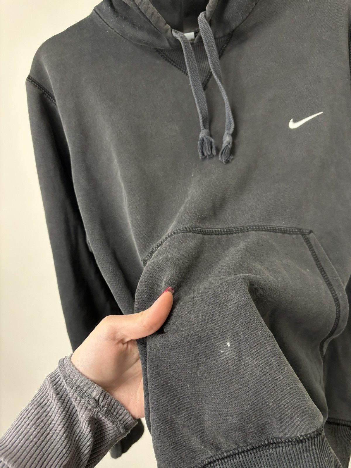 Nike Vintage Nike Sun Faded Y2K Hype Black Hoodie Size US S / EU 44-46 / 1 - 9 Thumbnail