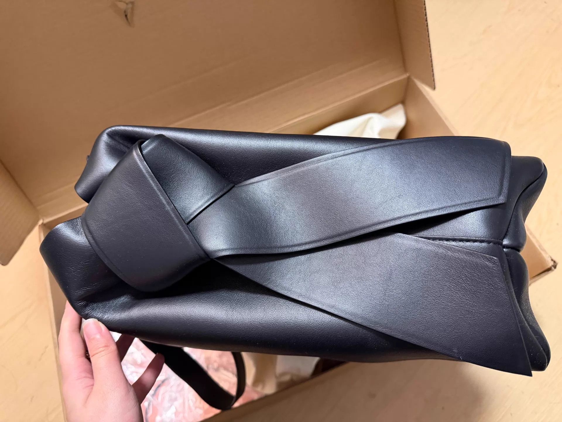 Acne Studios Acne Studios Musubi Large Black 100% Italian Leather Tote Size ONE SIZE - 4 Thumbnail