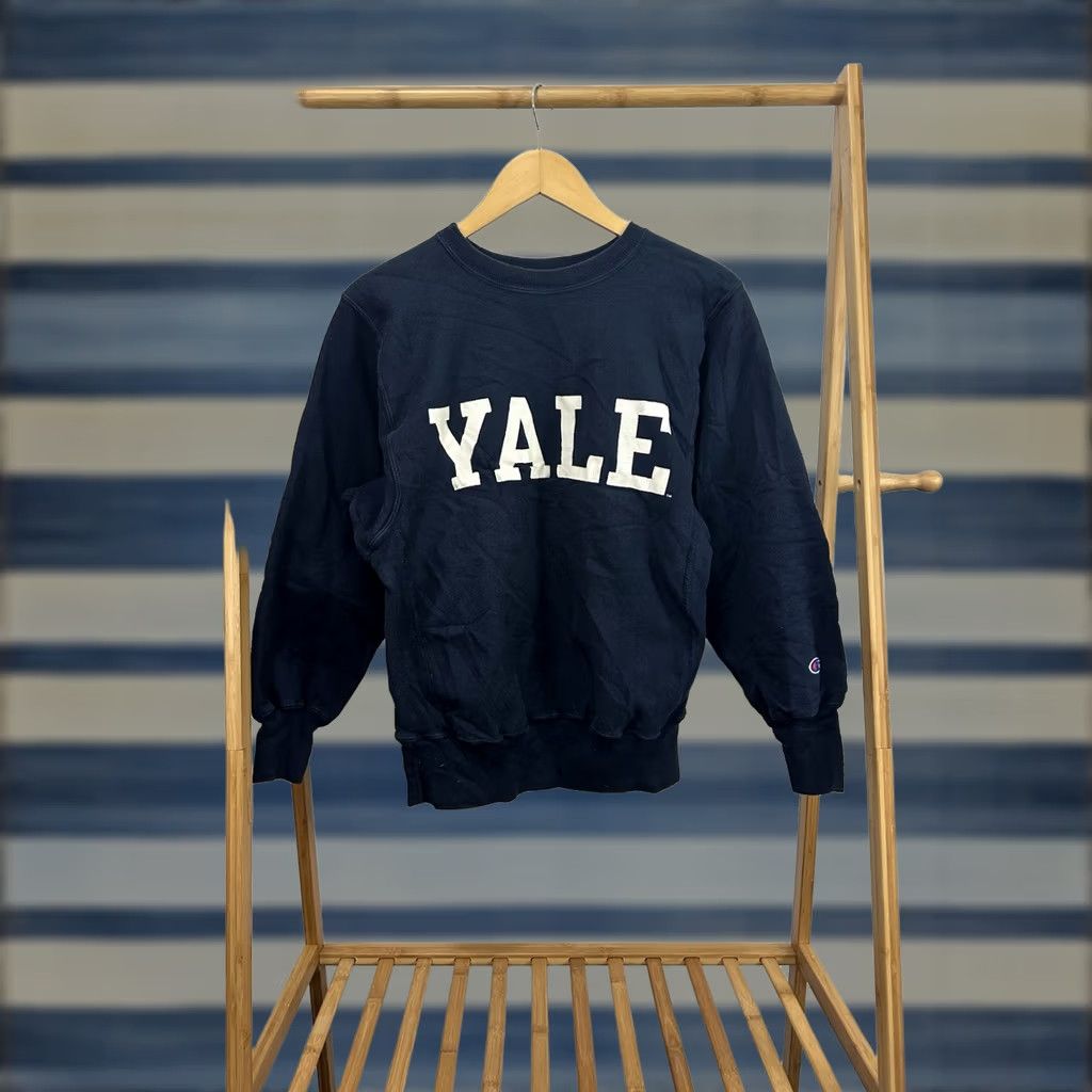 Champion VINTAGE Champion Reverse Weave Sweatshirt Mens M Navy Yale University 90s Thick Pullover Blue Size US M / EU 48-50 / 2 - 1 Thumbnail