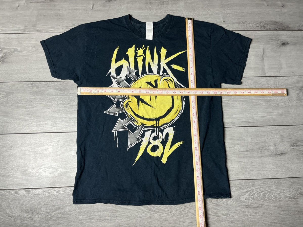 Band Tees Blink-182 smile tshirt rock band size Large Size US L / EU 52-54 / 3 - 5 Thumbnail