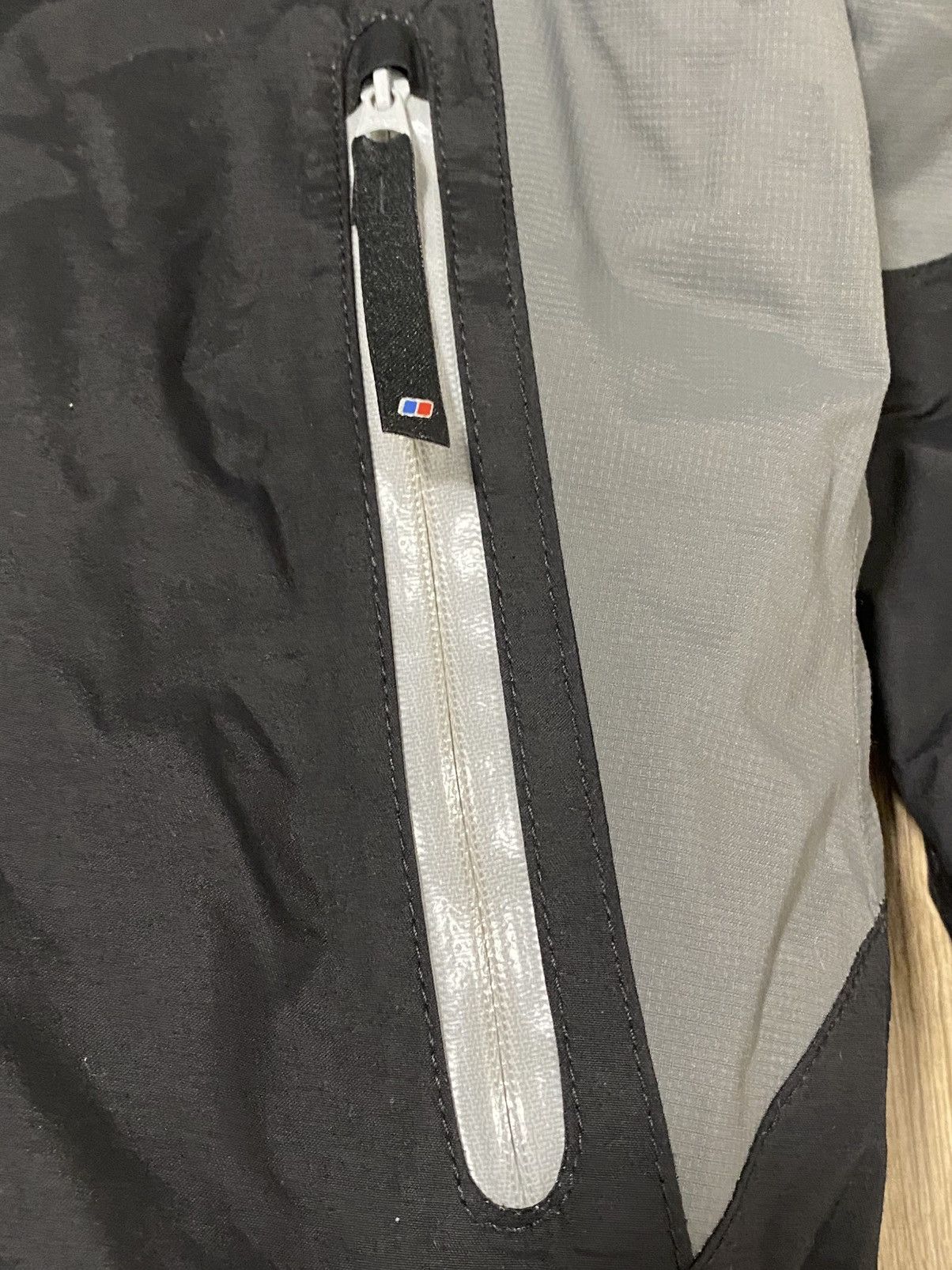 Berghaus Berghaus AQ2 Waterproof GorpCore Insulated Jacket Size: 10 Size M / US 6-8 / IT 42-44 - 3 Thumbnail