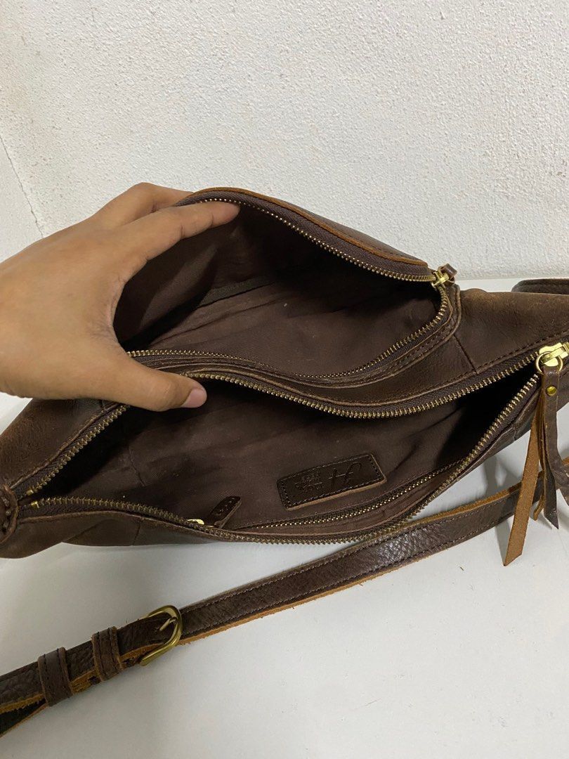 Leather H 1203 Mano Fece Japan Leather Sling Bag Size ONE SIZE - 8 Thumbnail