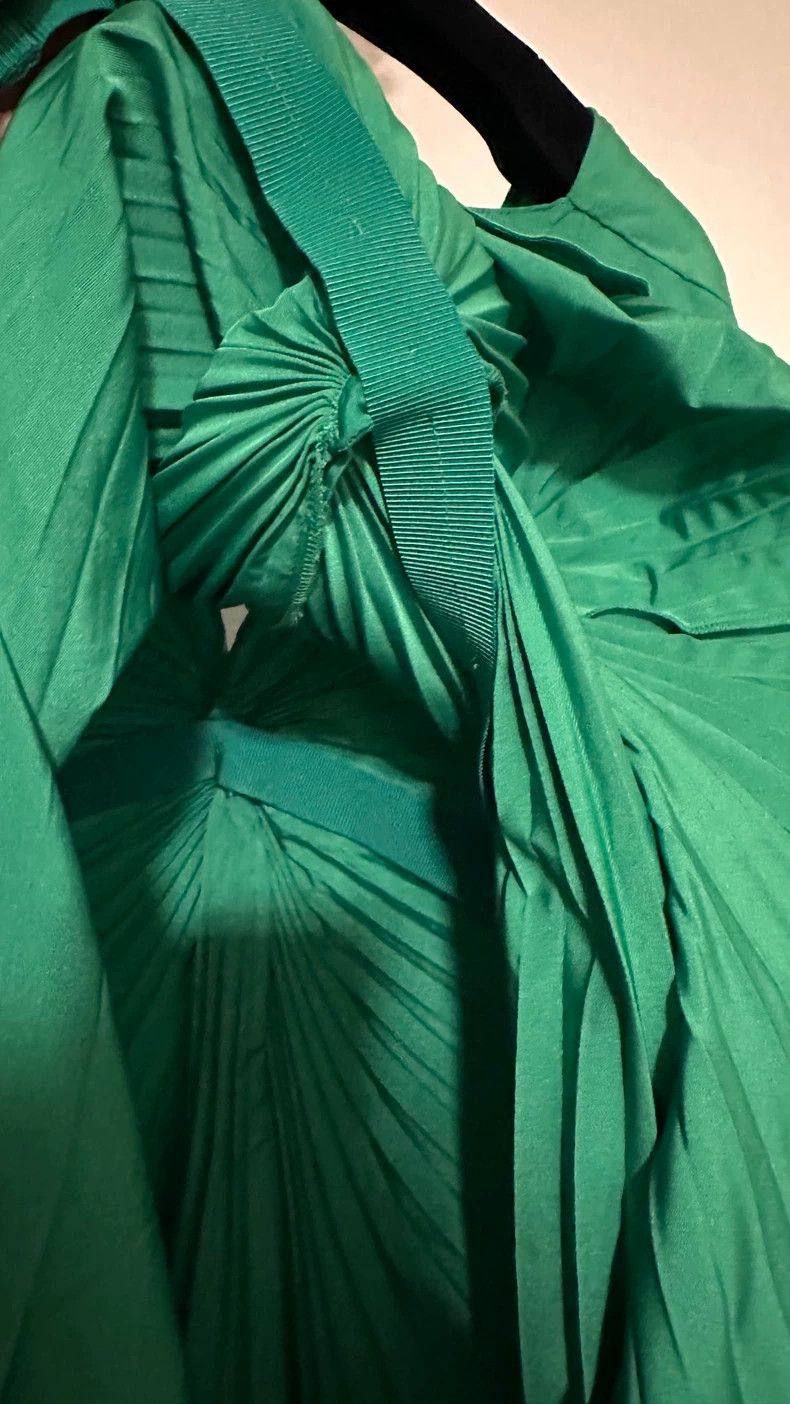 Valentino Valentino Pleated cape green dress Size S / US 4 / IT 40 - 8 Thumbnail