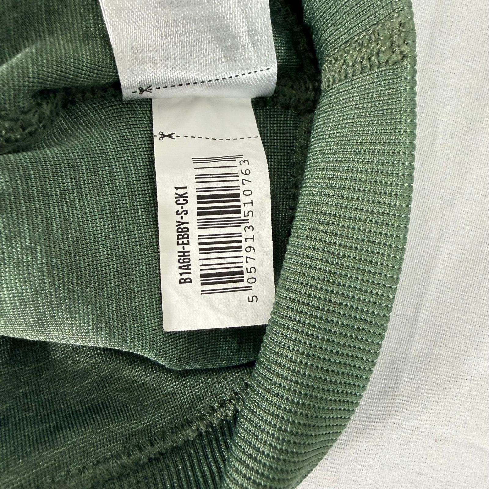Gymshark Gymshark Adapt Camo Seamless Crossback SportsBra Green Small Size S / US 4 / IT 40 - 4 Thumbnail