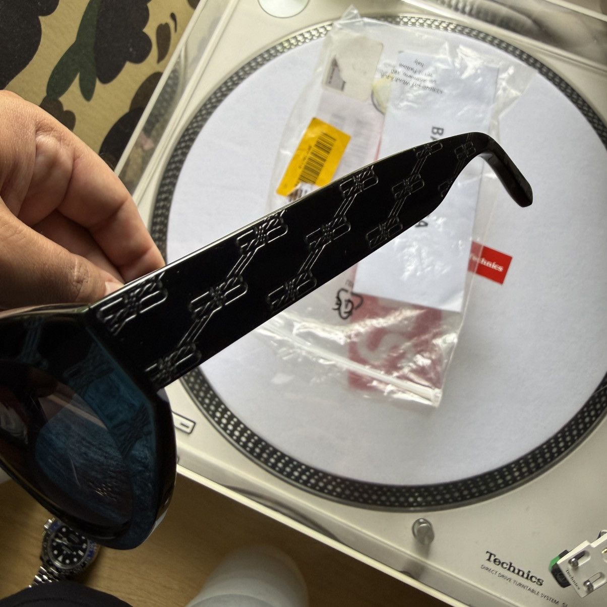 Other BB Monogram Embossed Logo Sunglasses Size ONE SIZE - 4 Thumbnail