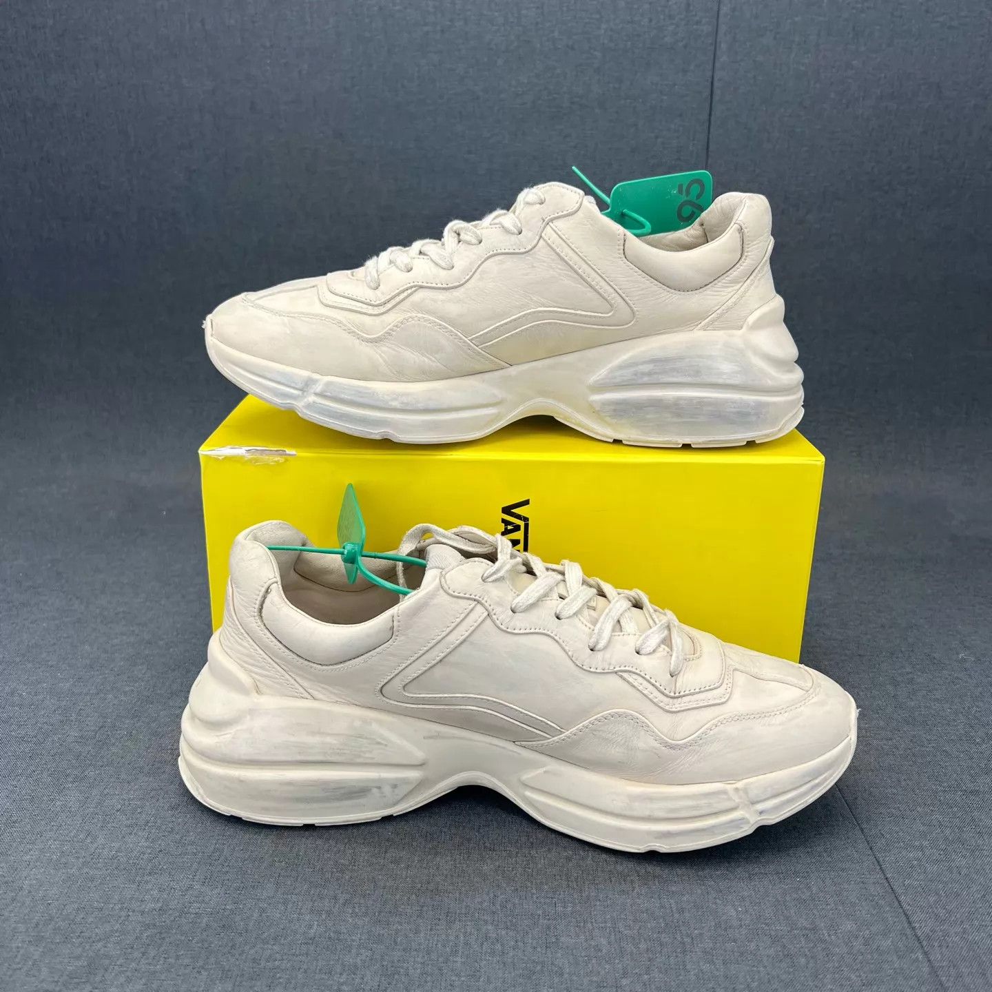 Gucci Gucci Rhyton Lips Distressed 44 Boxed Minor Logo Repair Size US 11 / EU 44 - 6 Thumbnail