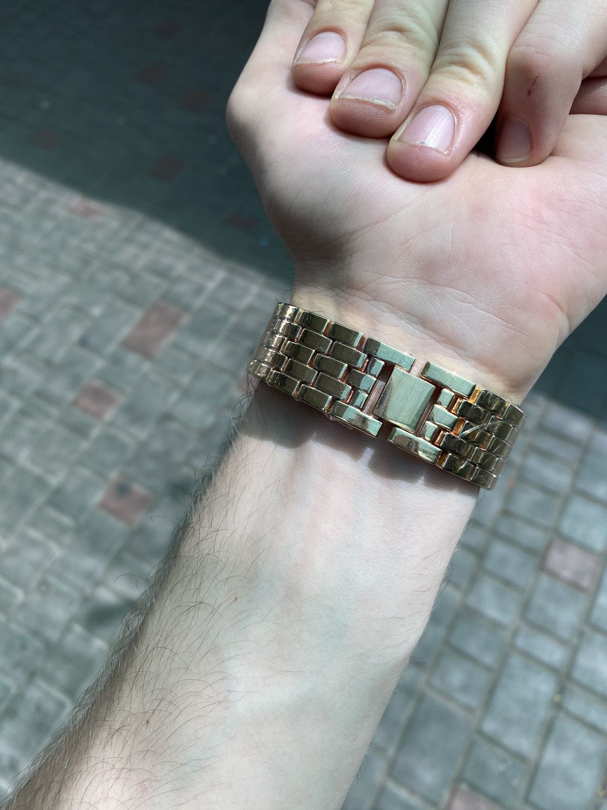 Japanese Brand Unique Gold Watch with Eiffel Tower, Like New Size ONE SIZE - 3 Thumbnail