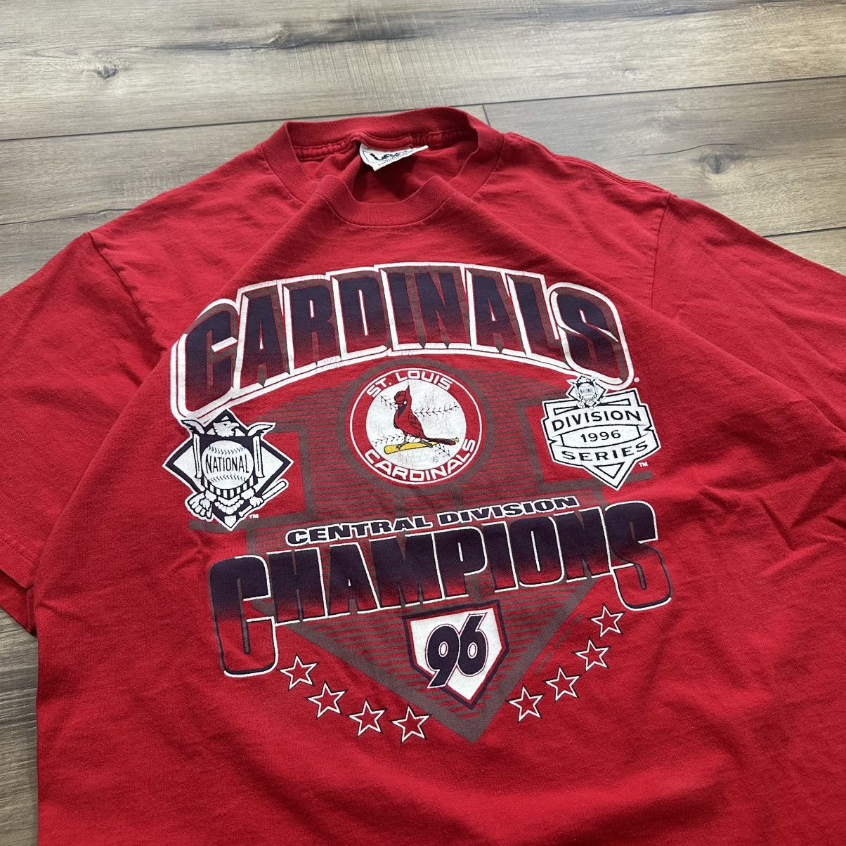 Lee 1996 St. Louis Cardinals Central Division Champions Tee Size US L / EU 52-54 / 3 - 5 Thumbnail