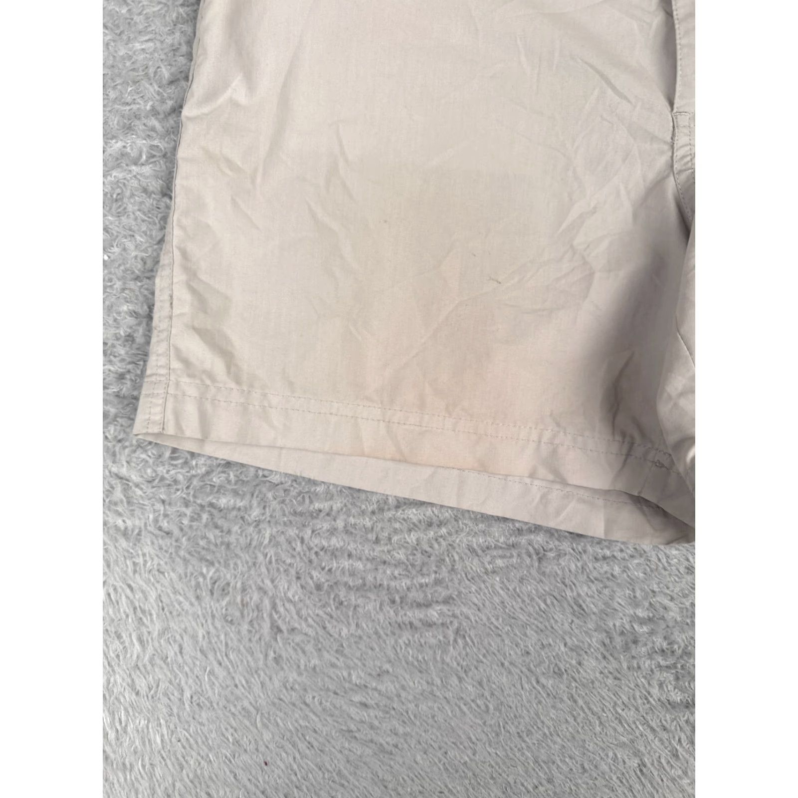 Vintage VINTAGE Columbia Shorts Womens Cargo Beige 4 28x5 Polyester Blend Hike Hiking Size 27" / US 4 / IT 40 - 3 Thumbnail