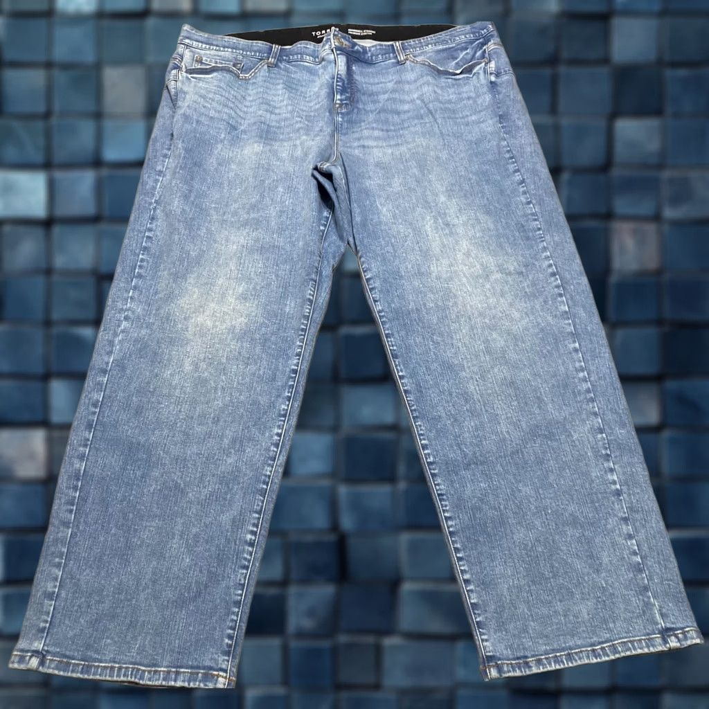 Torrid Torrid Jeans City High Rise Straight 28 Tall Blue Denim 5-Pocket Plus Size Adults Womens Jeans Medium Wash Size 28" / US 6 / IT 42 - 1 Thumbnail