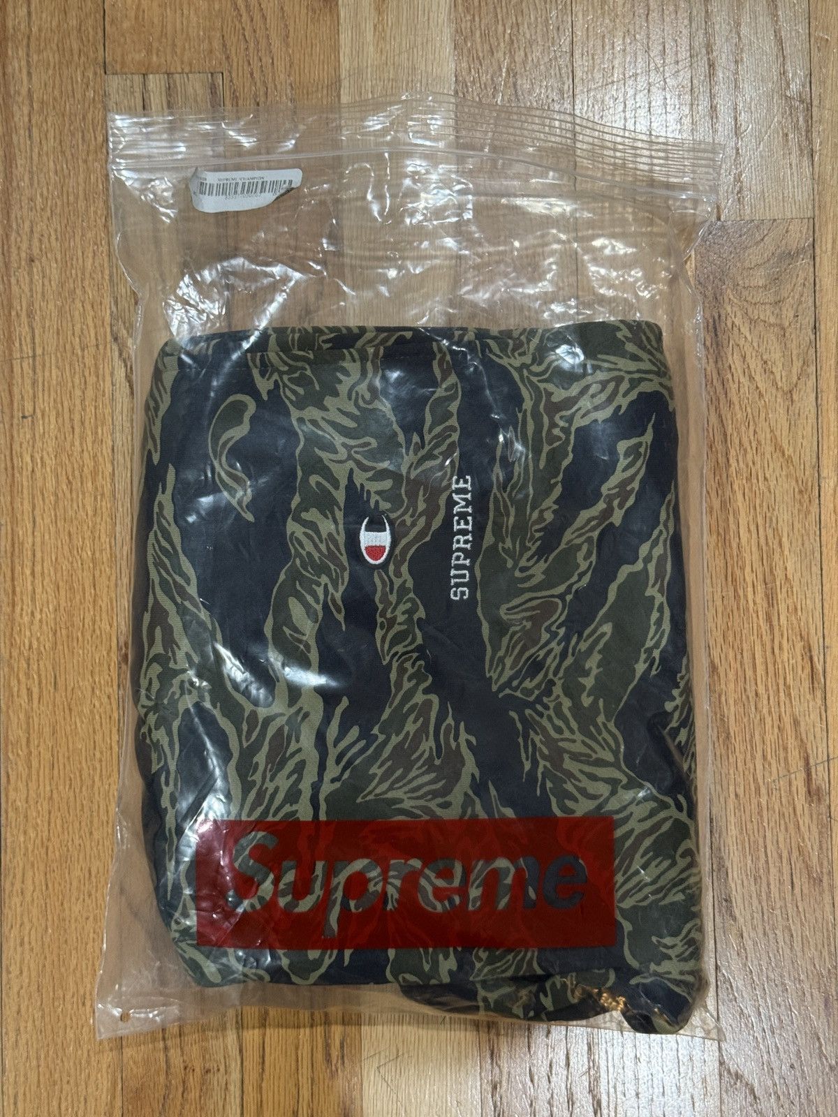 Champion × Supreme SUPREME FW15 X CHAMPION TIGER STRIPE CAMO SWEATPANTS SIZE XL Size US 36 / EU 52 - 2 Thumbnail