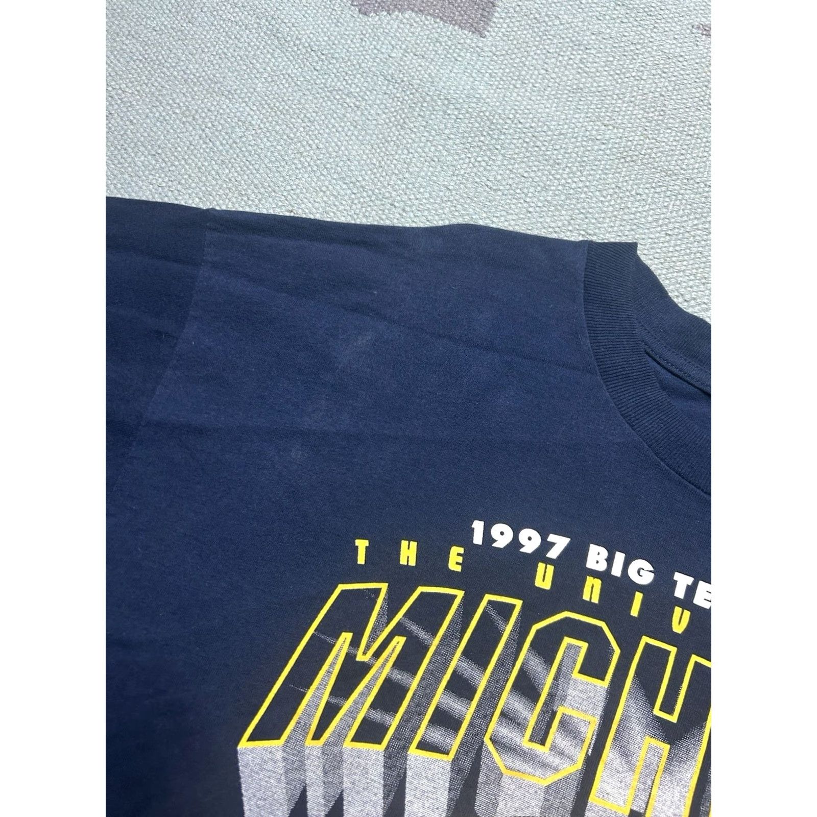 Vintage VINTAGE 90s Michigan Wolverines T-Shirt University of Michigan Rose Bowl 1998 XL Pink Mens Graphic T-Shirt Size US XL / EU 56 / 4 - 4 Thumbnail