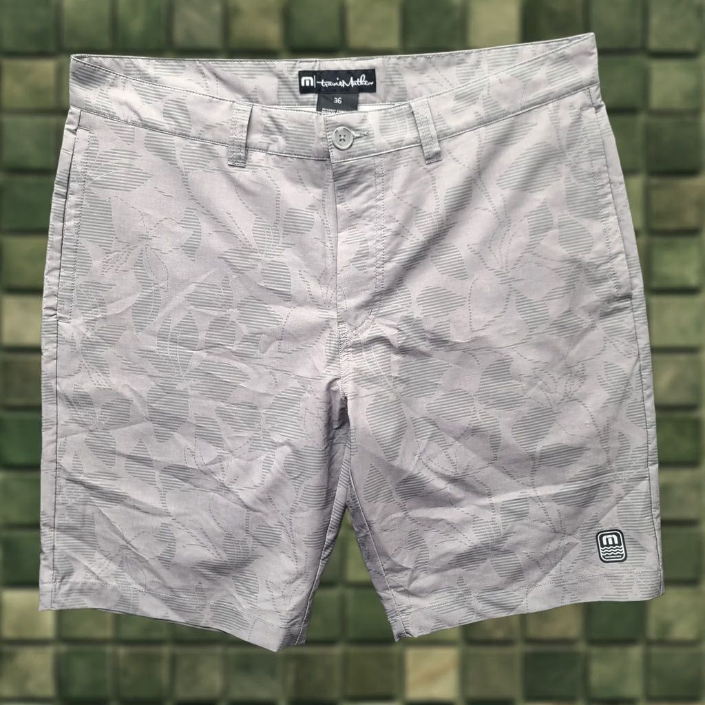 TravisMathew Travis Mathew Shorts Mens 36 Regular Fit Golf Performance Atlantic Ocean Floral Chino Moisture Wicking Pockets Stretch Gray Size US 36 / EU 52 - 1 Thumbnail
