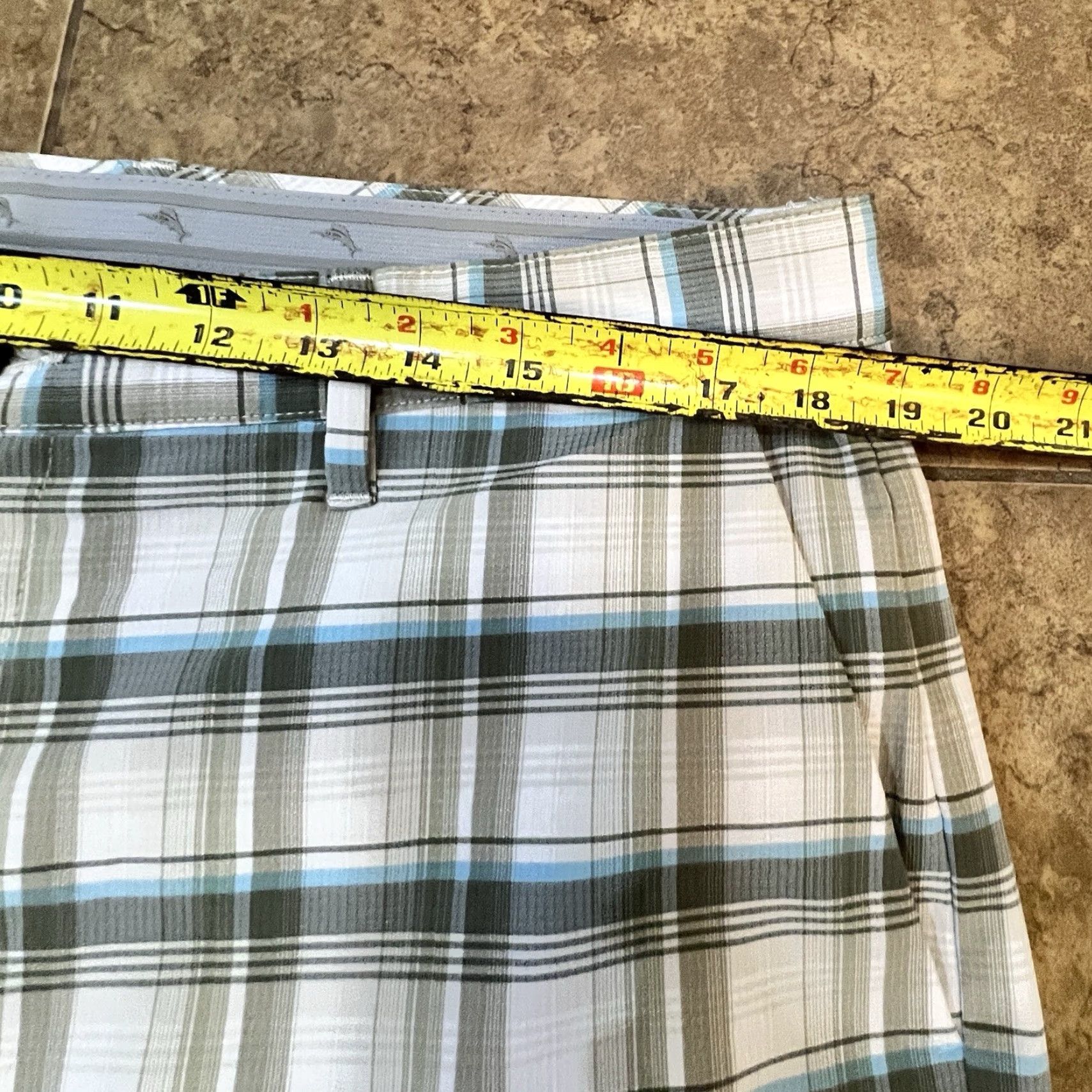 Tommy Bahama Tommy Bahama Shorts Mens 36 Plaid Performance Stretch Golf Casual Summer Beige Nautical Preppy Pocket Zip Flat Front Slas h Inseam 10in Size US 36 / EU 52 - 5 Thumbnail