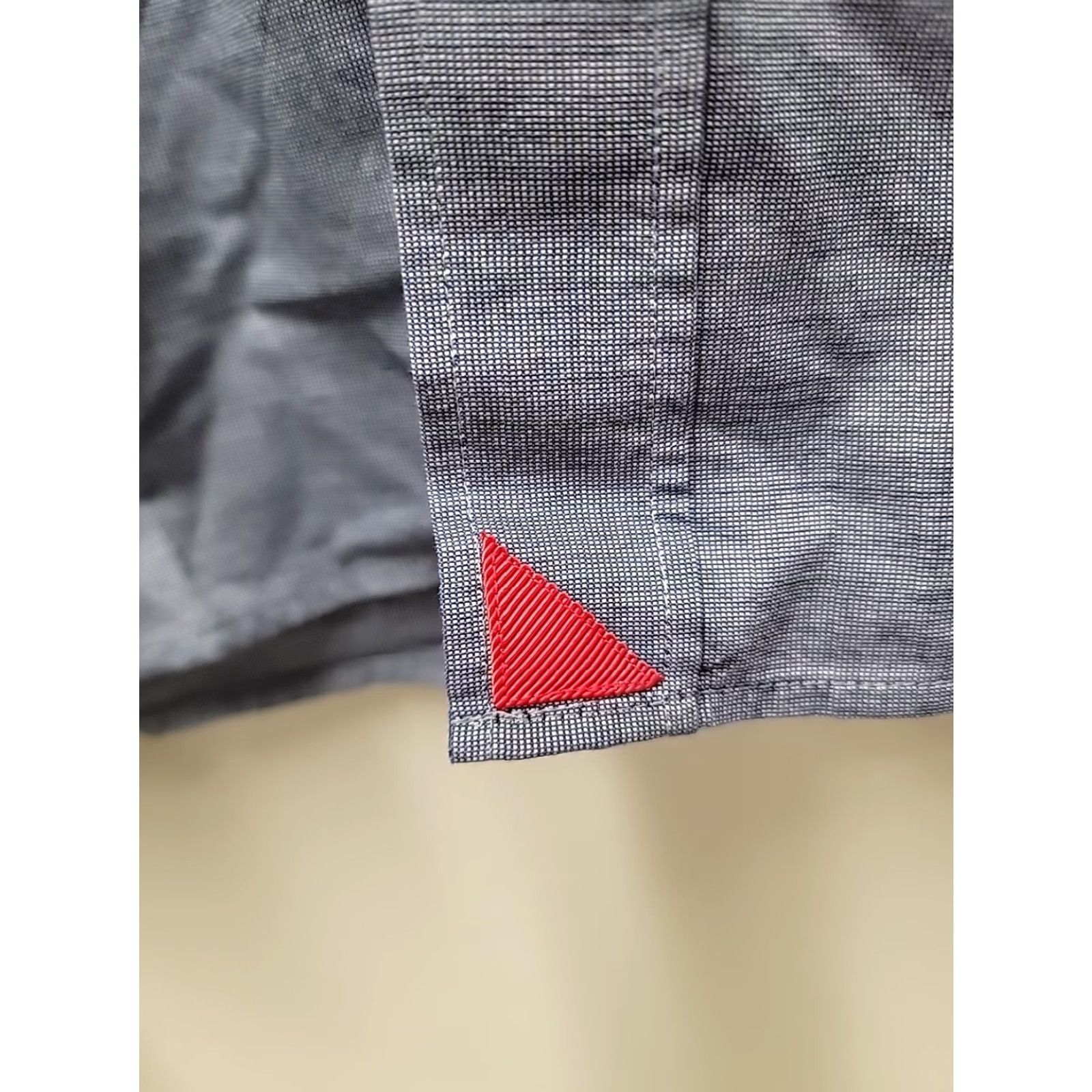 UNTUCKit UNTUCKit Shirt Mens M Gray Long Sleeve Button-Up Size US M / EU 48-50 / 2 - 3 Thumbnail