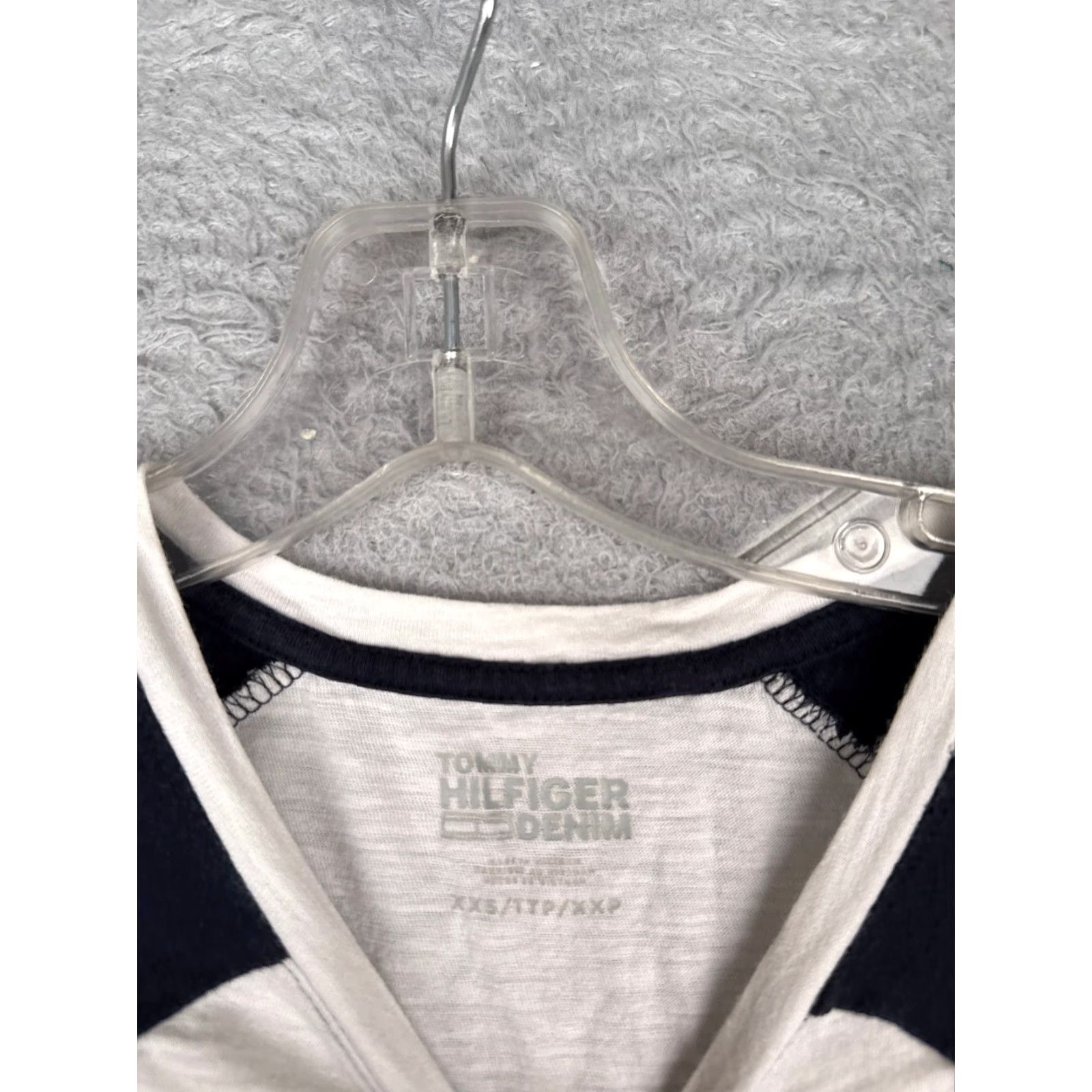 Tommy Hilfiger VINTAGE Tommy Hilfiger Shirt Teens 2XS Denim Striped Blue Short Sleeve Crew Neck Pullover Cotton Jersey Casual Size XXS / US 00 / IT 34 - 7 Thumbnail