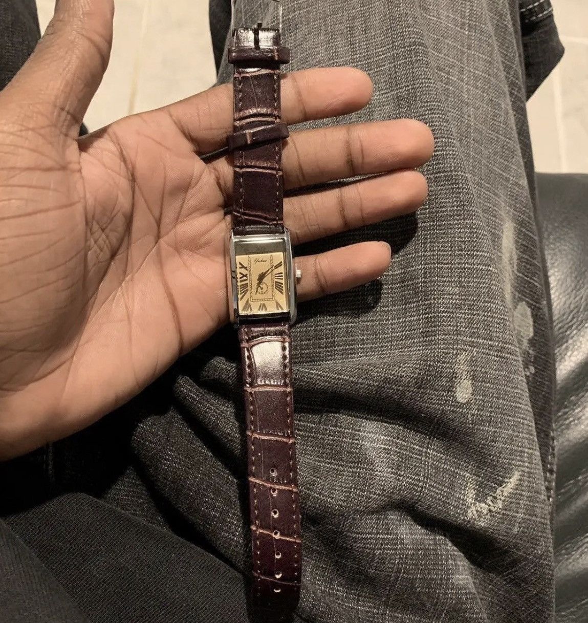 Vintage Vintage 90s vintage retro luxury style gold leather watch Size ONE SIZE - 2 Thumbnail