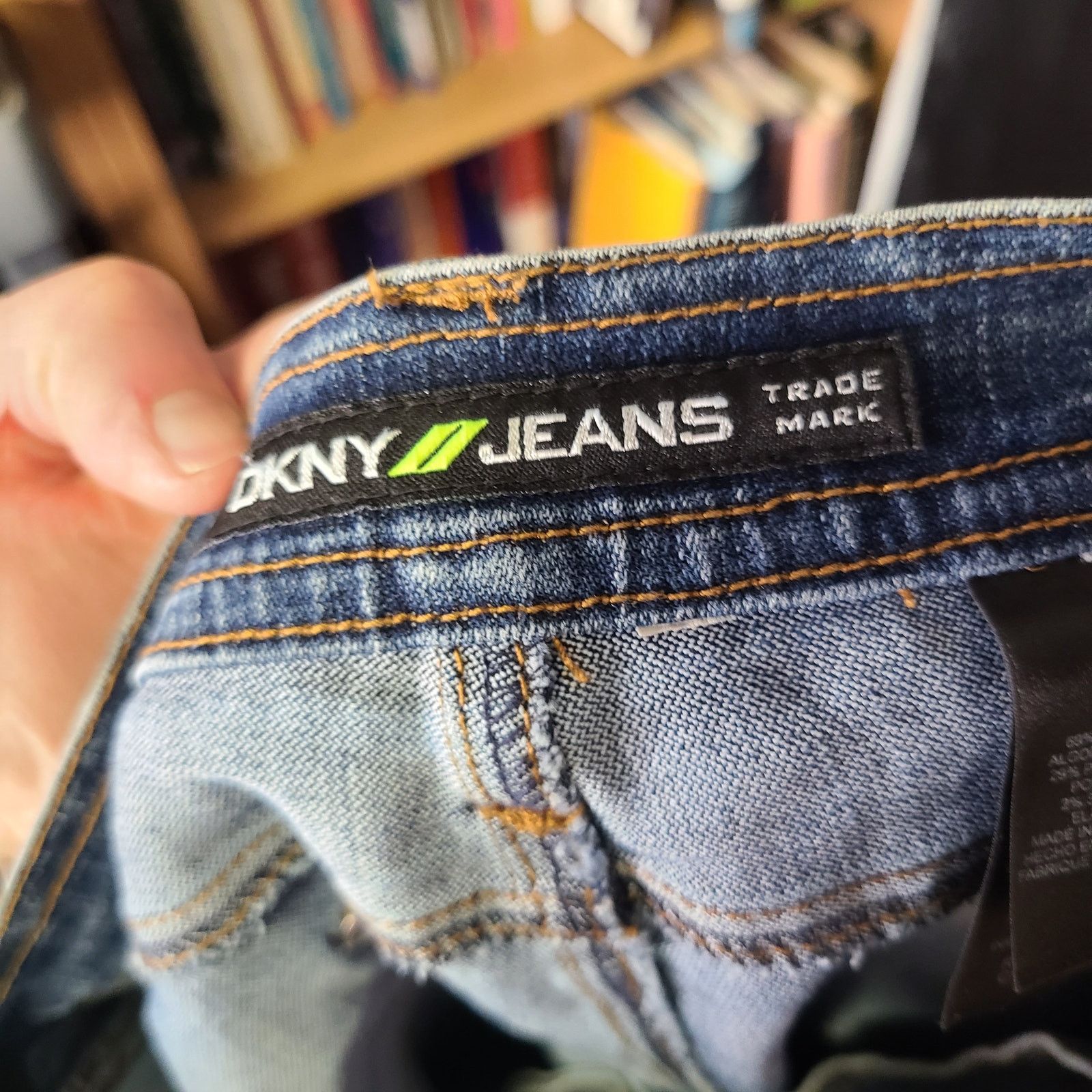 DKNY Vintage 90s Y2K DKMY Jeans with belt and roll cuff size 8 Size 30" / US 8 / IT 44 - 7 Thumbnail