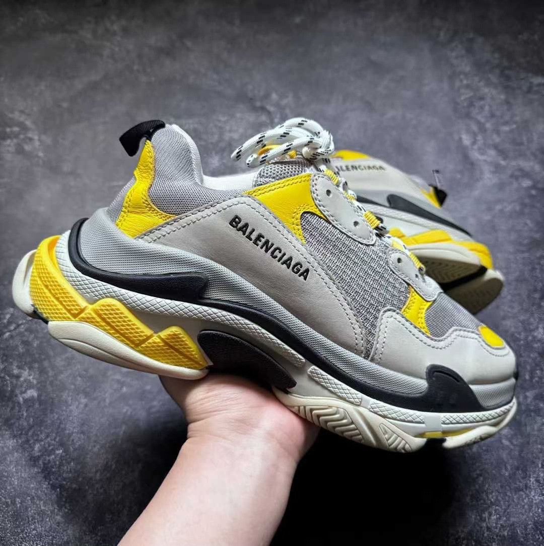 Balenciaga Balenciaga Patchwork Multi Lowtop Sneakers 42 Men Size US 9 / EU 42 - 1 Thumbnail