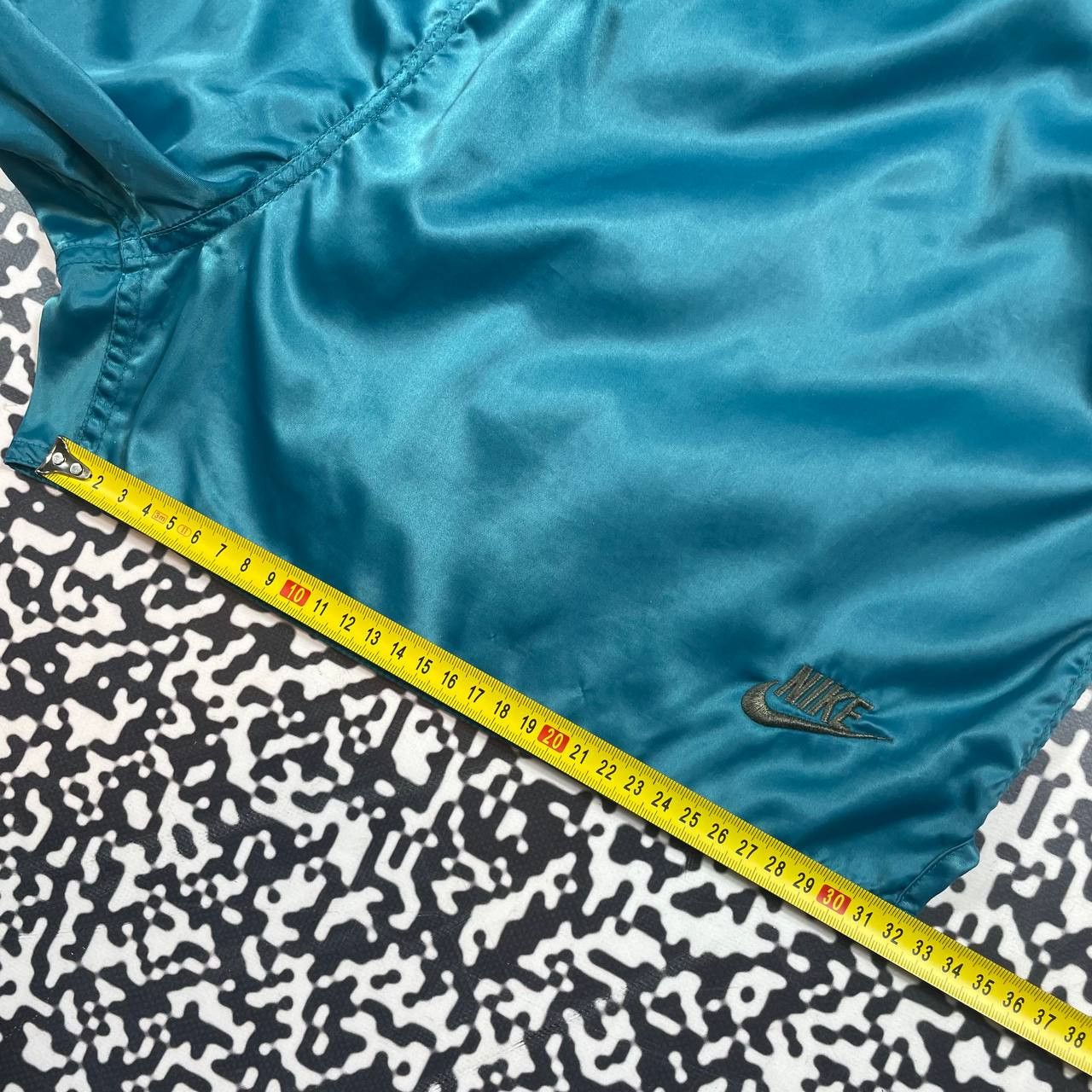 Nike Vintage 90s Nike Swoosh Logo Retro Style Sport Shorts Size US 38 / EU 54 - 13 Thumbnail