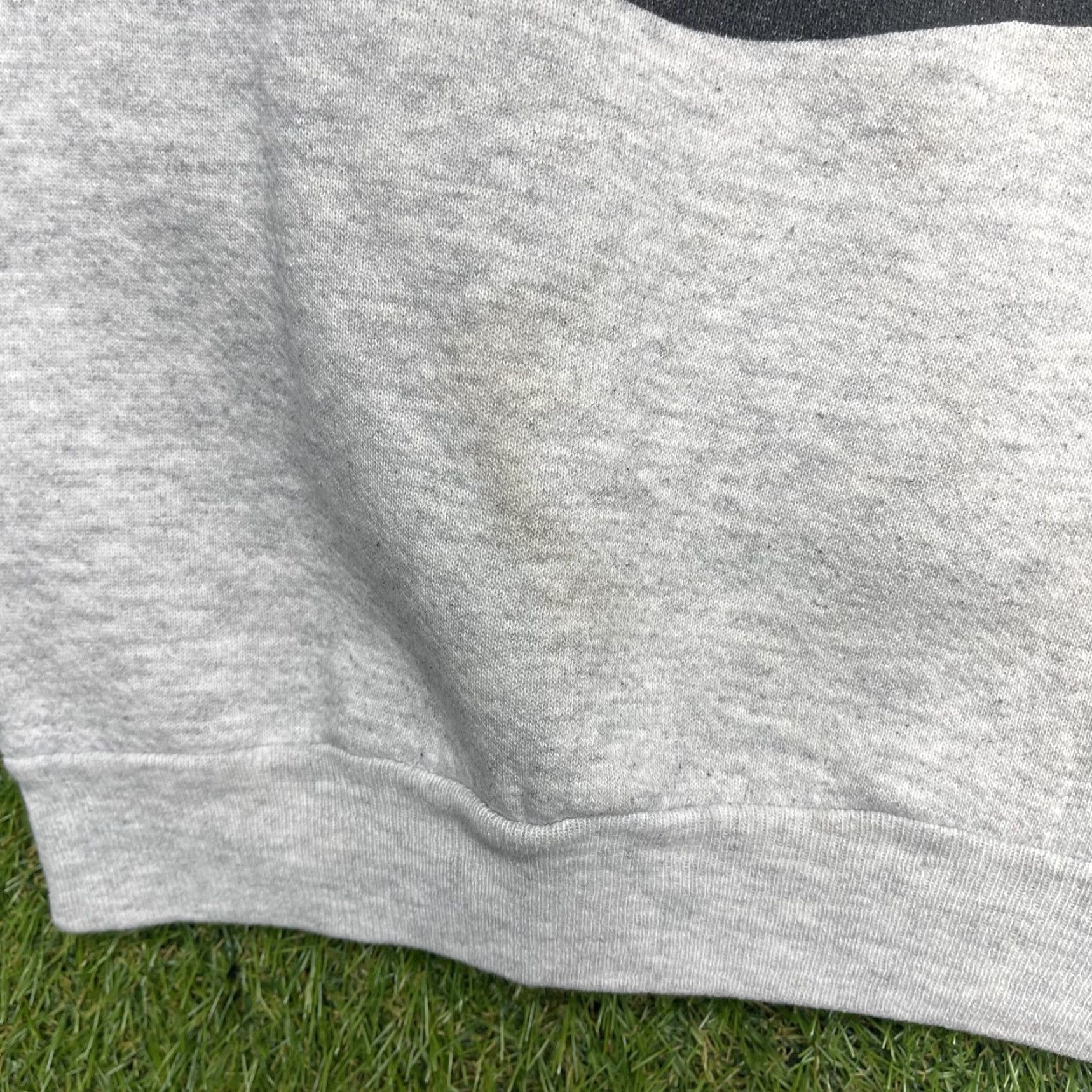 Vintage Vintage Warner Bros Sweatshirt Tweety Bird Mens Large Gray Ooow I Bet That Hurt 90s Size US L / EU 52-54 / 3 - 4 Thumbnail